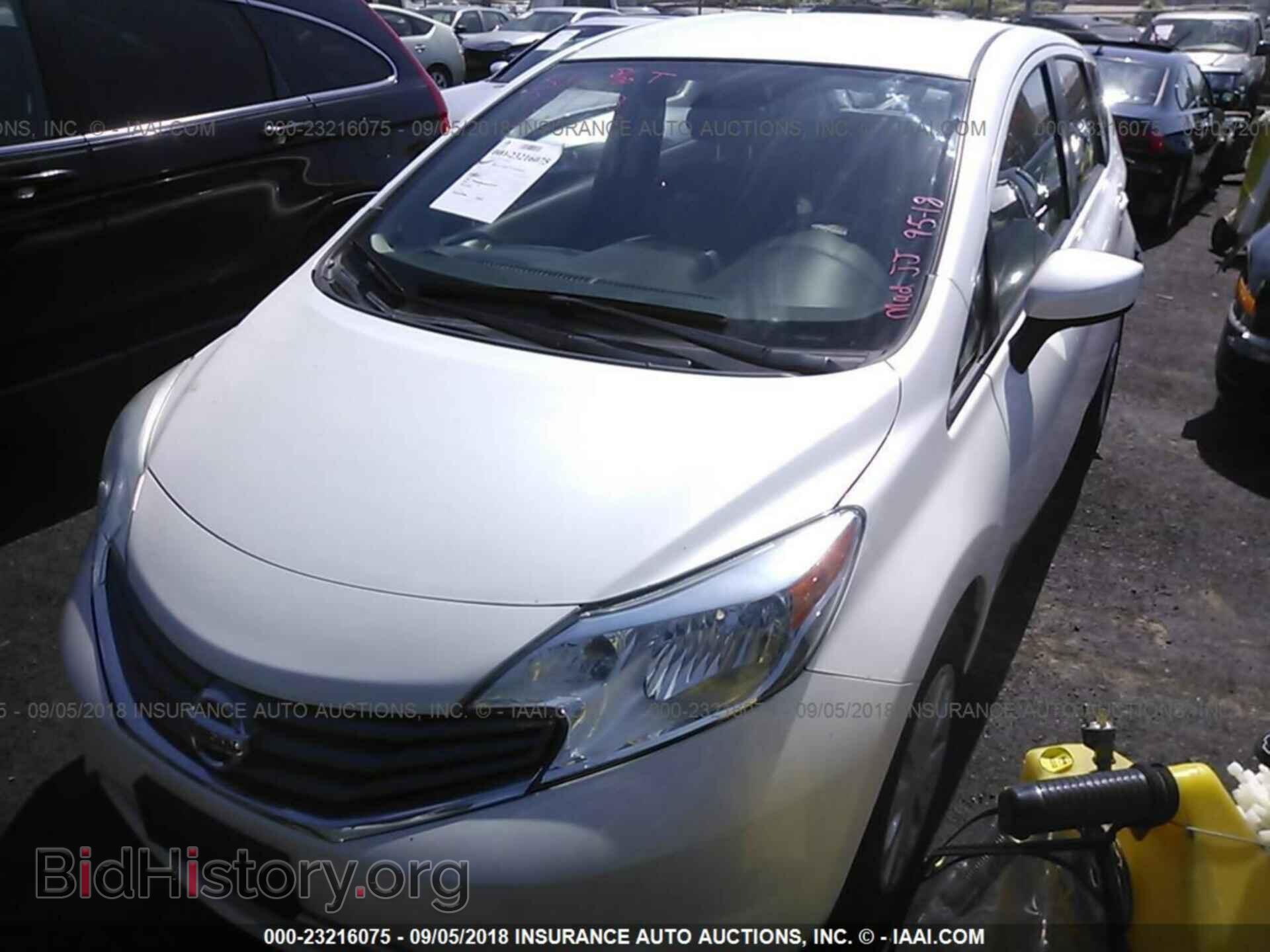 2015 Nissan Versa note - VIN: 3N1CE2CP3FL358016 - Фото 2