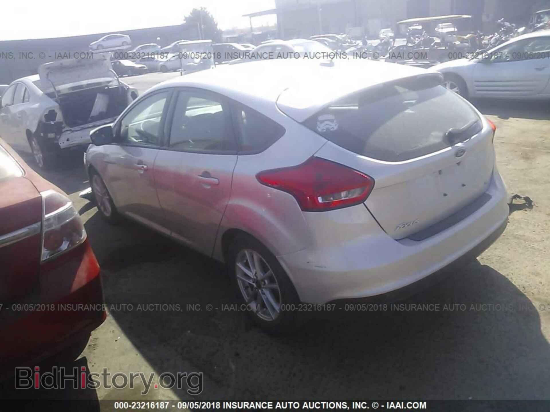2016 Ford Focus - VIN: 1FADP3K21GL268860 - Фото 3