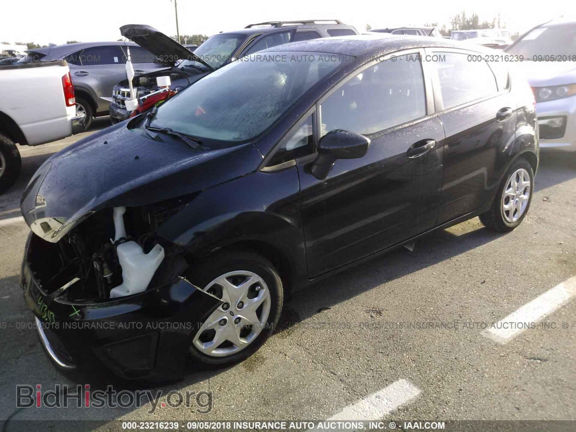 2011 Ford Fiesta - VIN: 3FADP4EJ4BM104020 - Фото 2