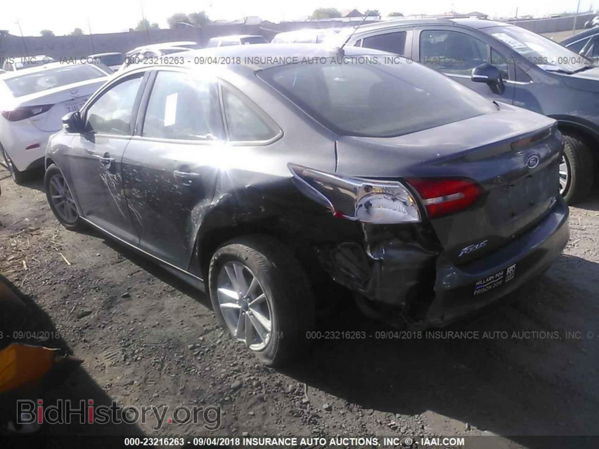 2015 Ford Focus - VIN: 1FADP3F25FL243517 - Photo 3