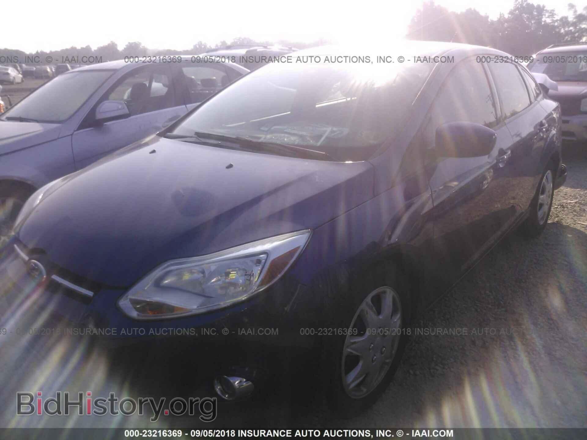 2012 Ford Focus - VIN: 1FAHP3F25CL407636 - Photo 2
