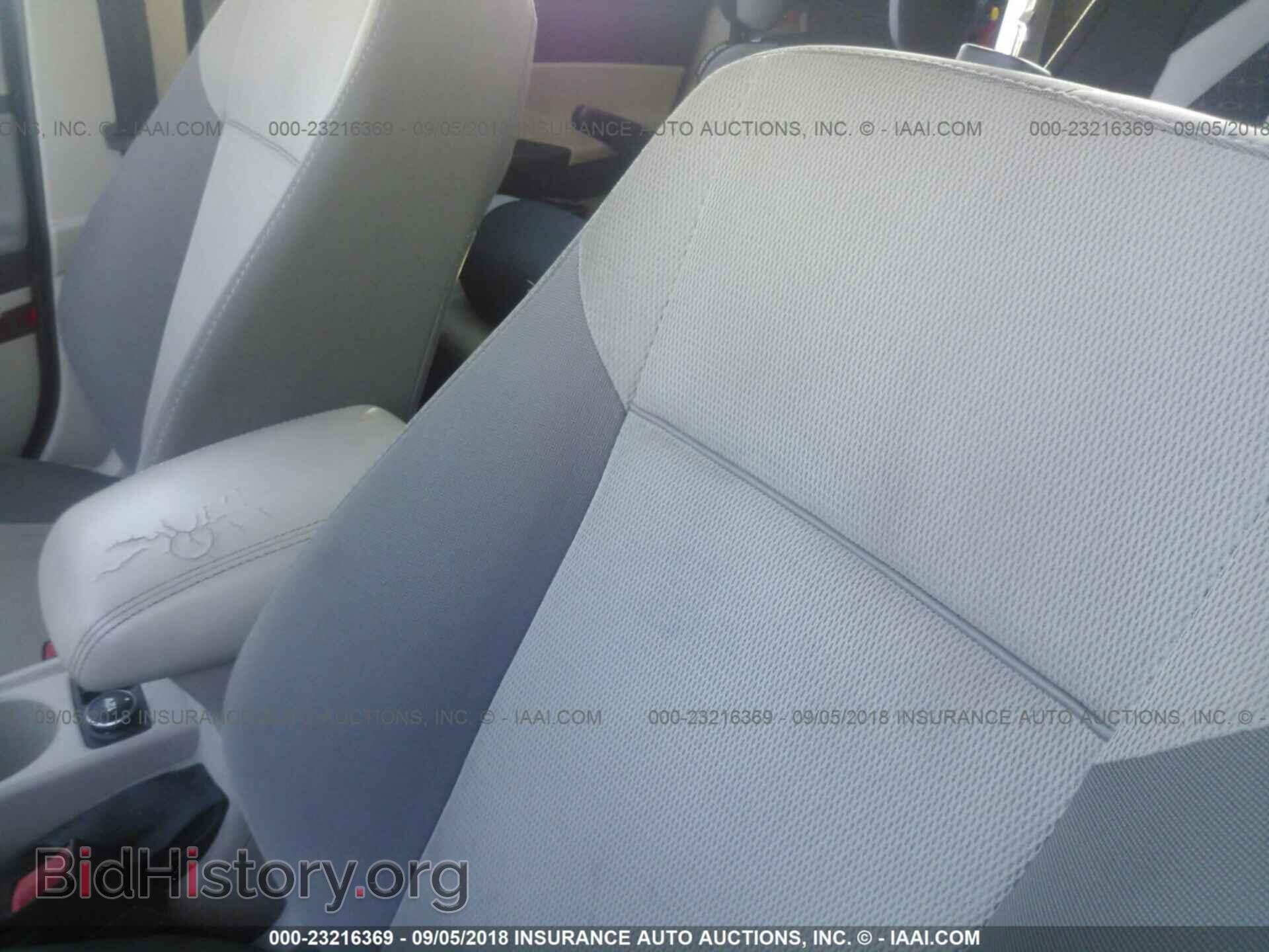 2012 Ford Focus - VIN: 1FAHP3F25CL407636 - Photo 8