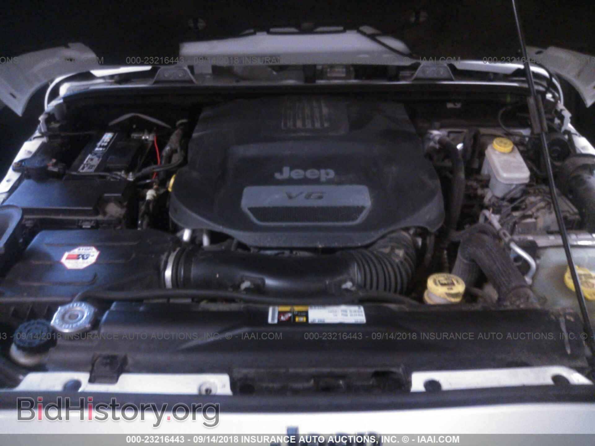 2014 Jeep Wrangler - VIN: 1C4HJWCG2EL240863 - Фото 10