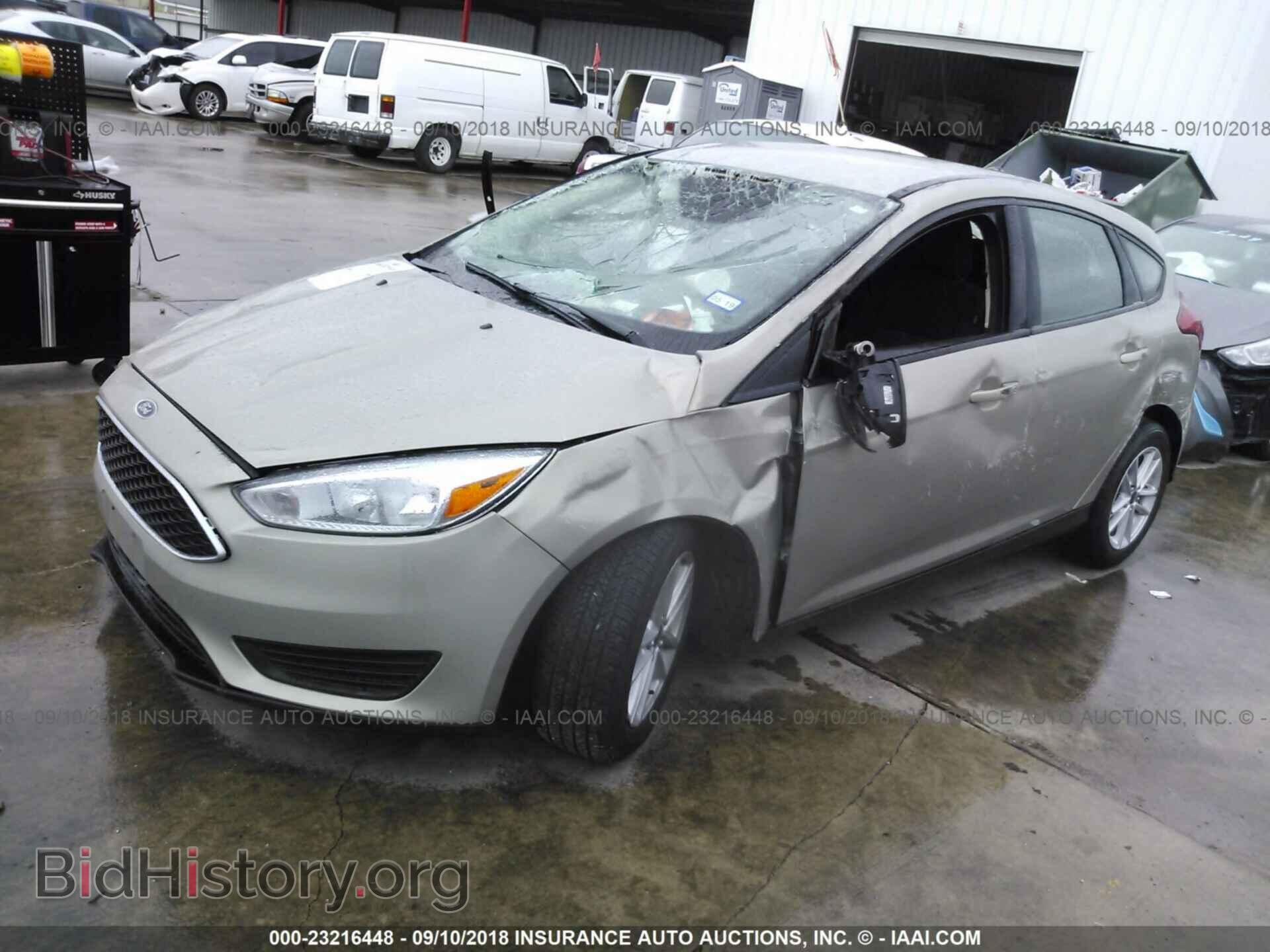 2015 Ford Focus - VIN: 1FADP3K29FL243087 - Photo 2