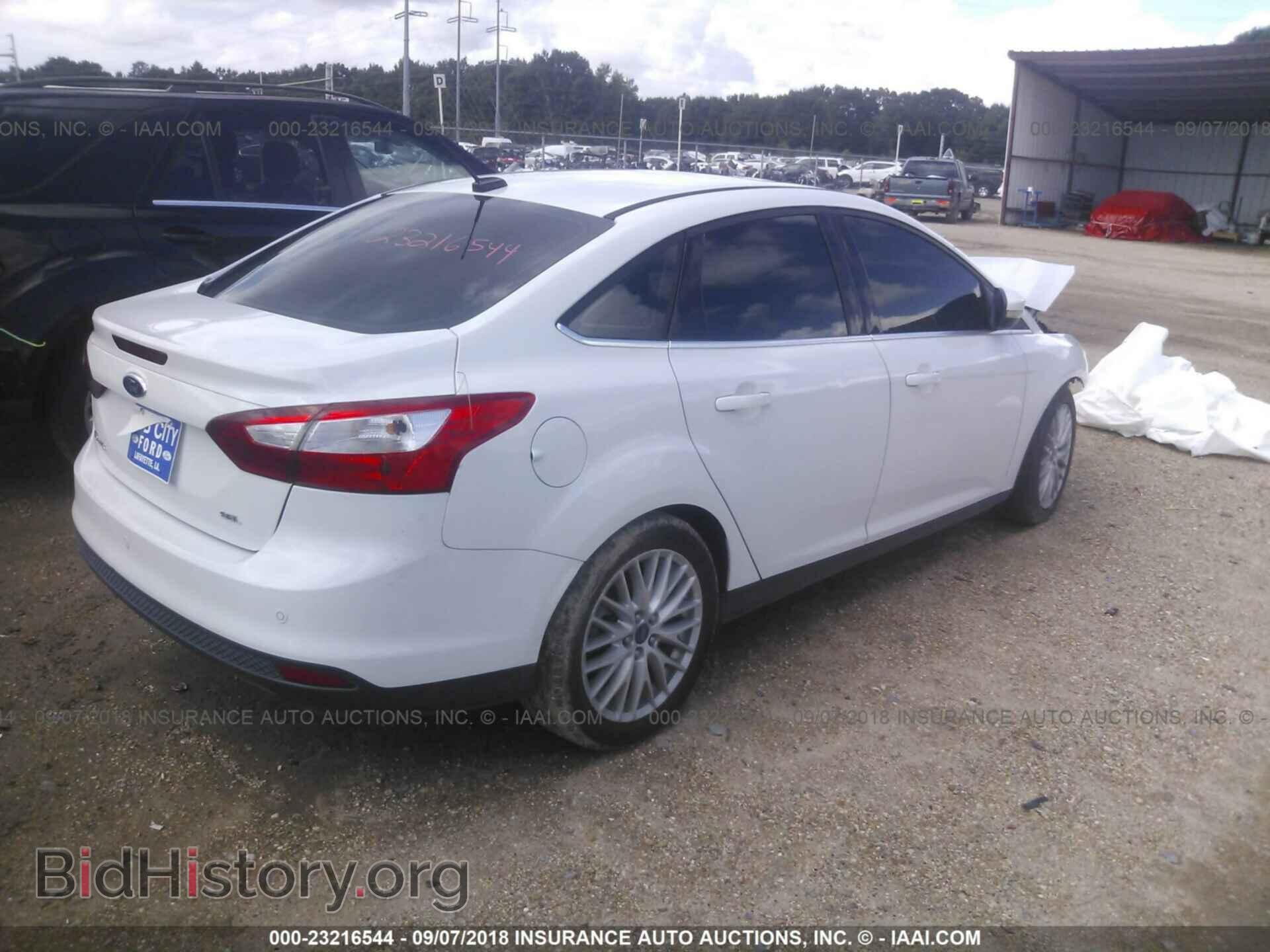 2012 Ford Focus - VIN: 1FAHP3H27CL176994 - Фото 4