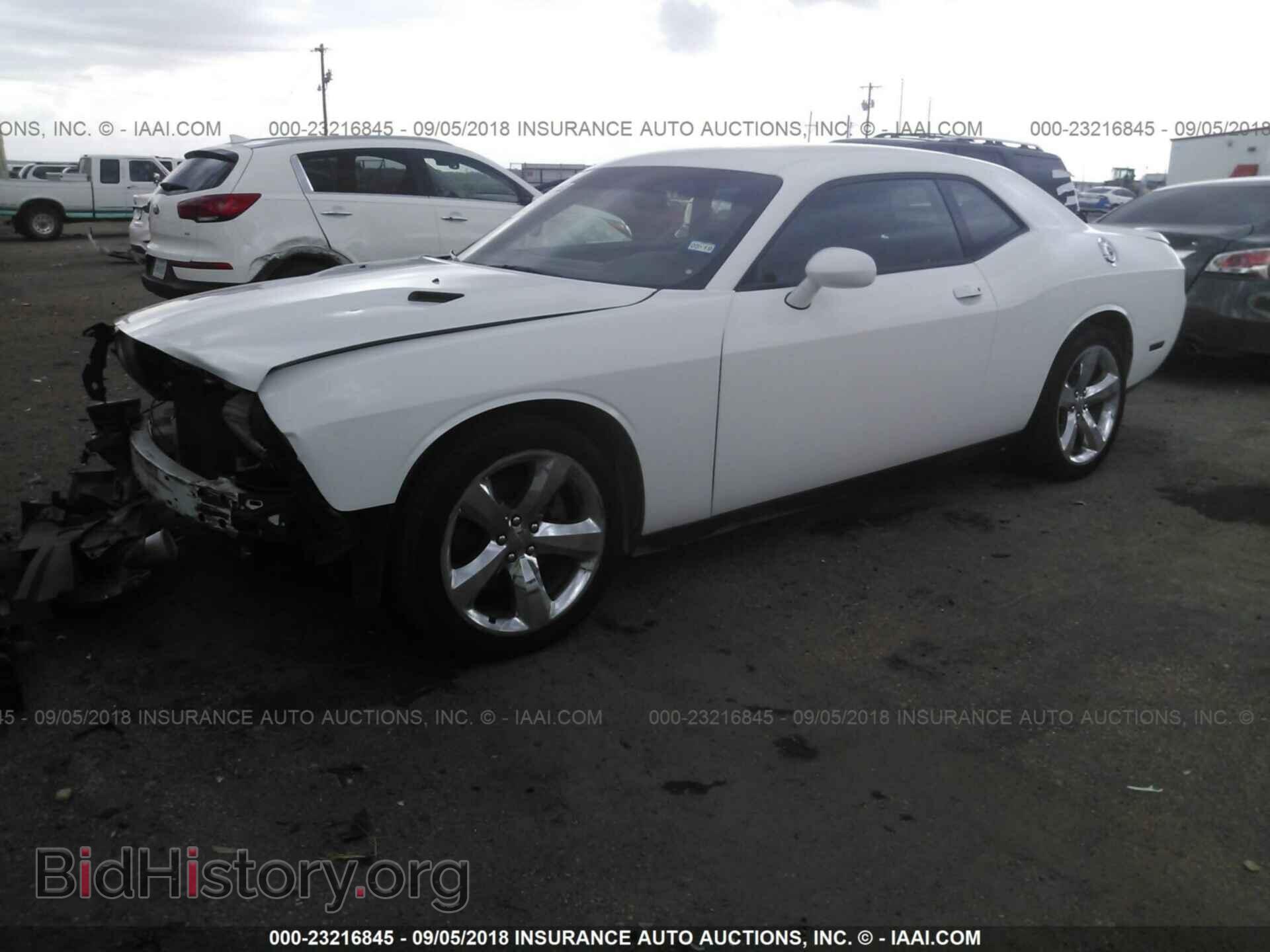 2013 Dodge Challenger - VIN: 2C3CDYAGXDH610828 - Фото 2