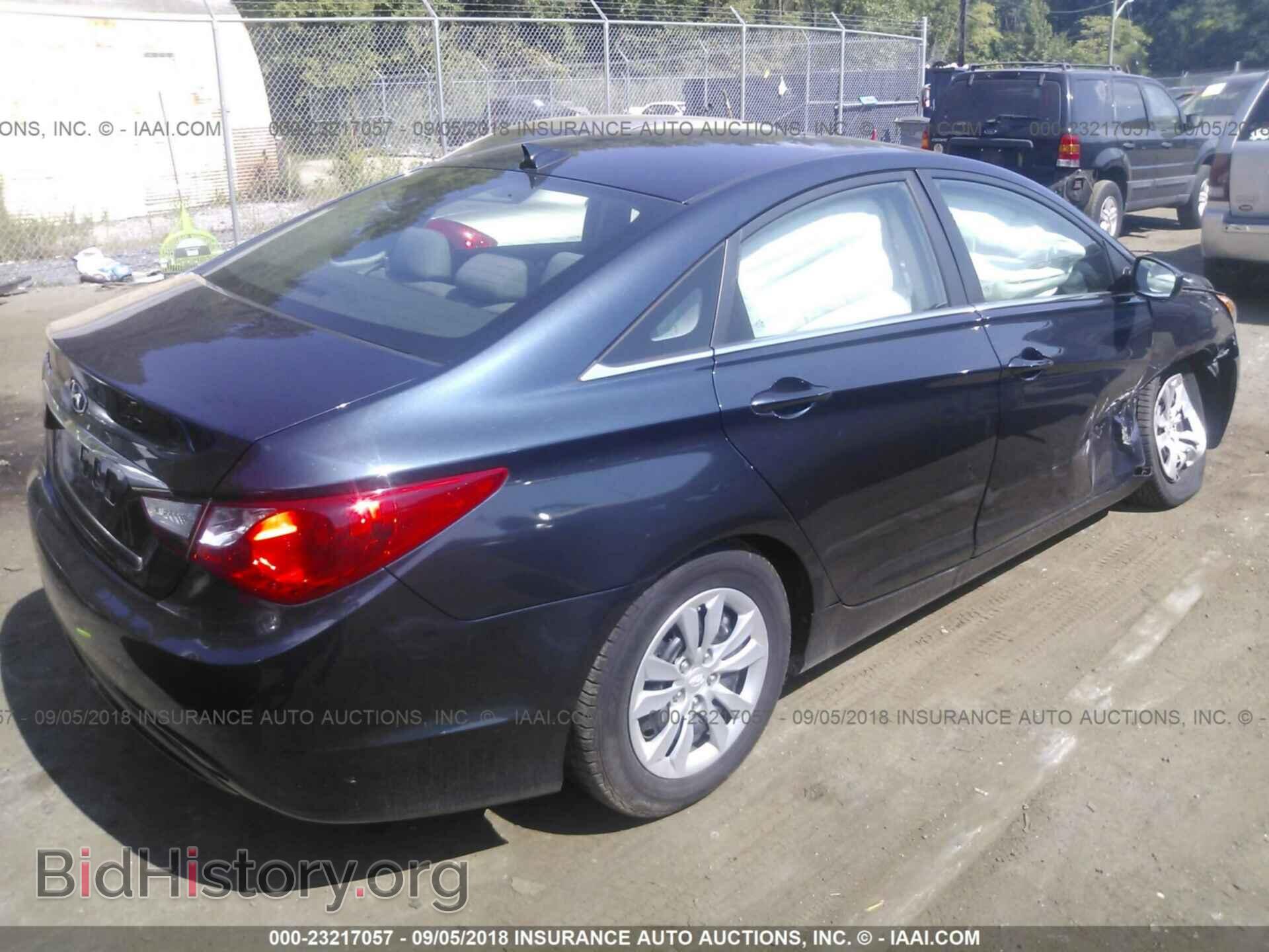 2012 Hyundai Sonata - VIN: 5NPEB4AC7CH335747 - Photo 4