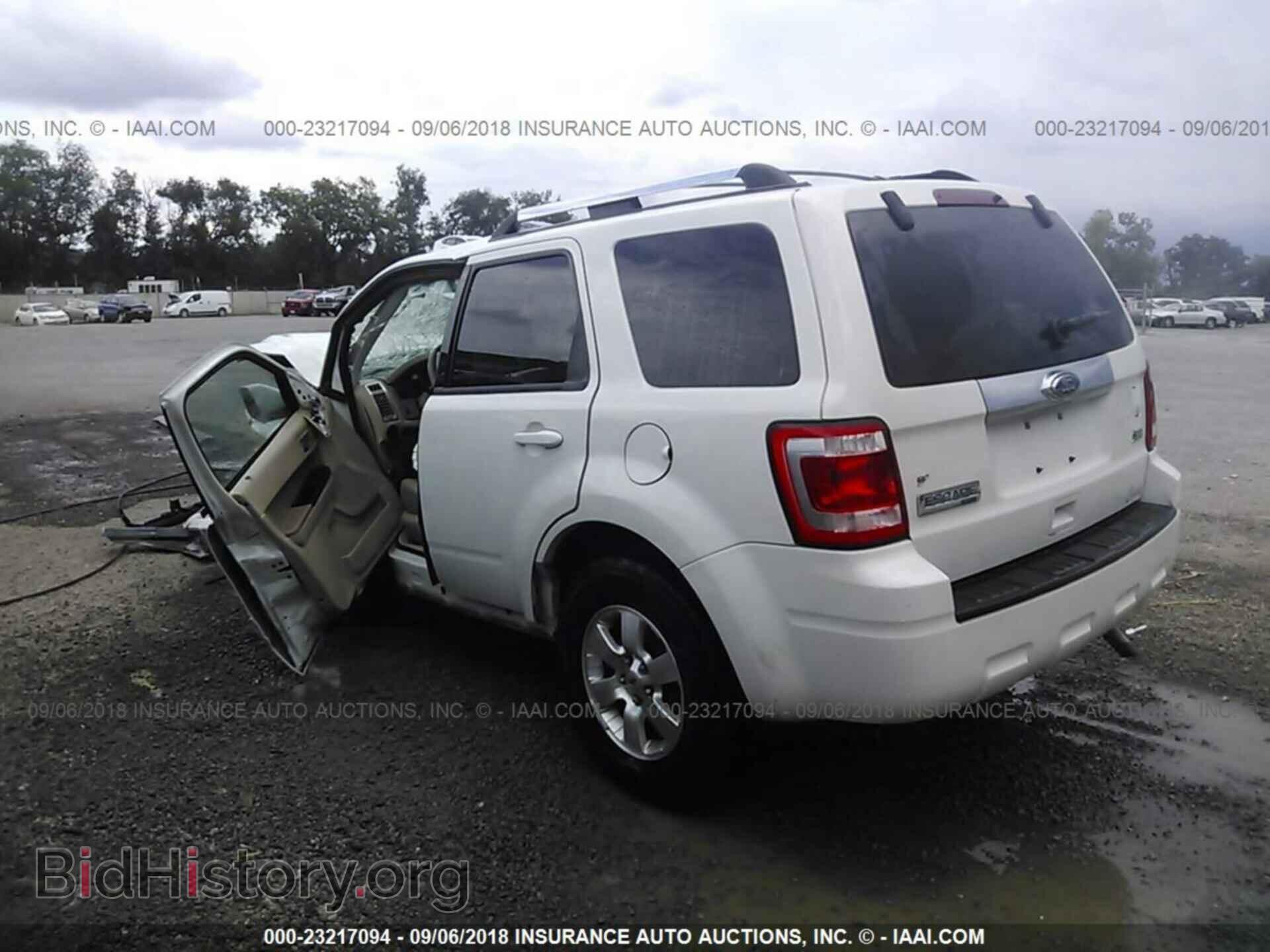 2011 Ford Escape - VIN: 1FMCU0EG8BKA15338 - Фото 3