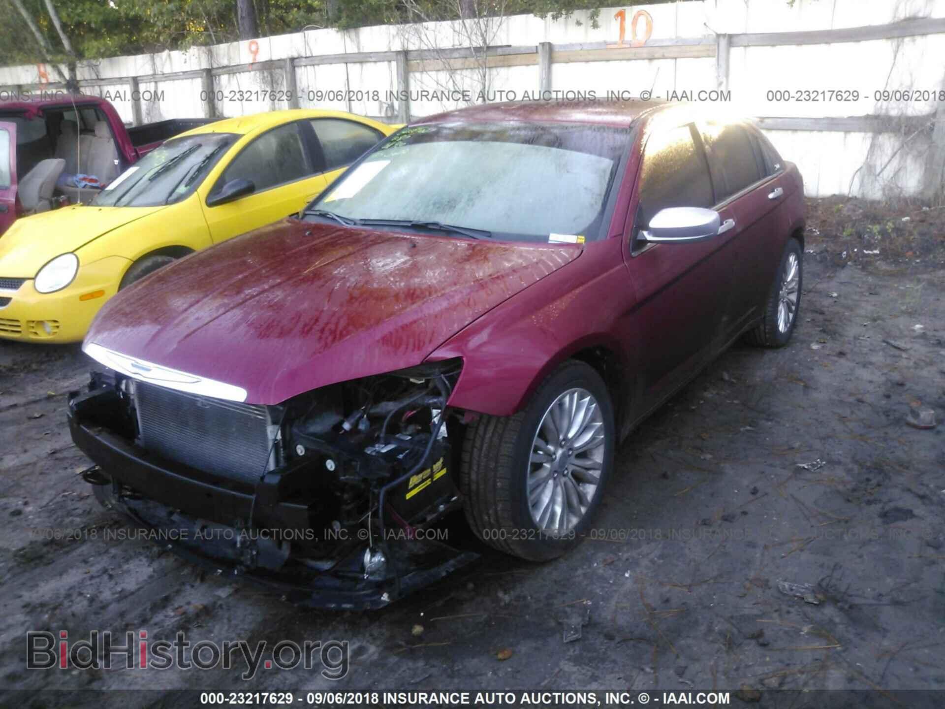 2011 Chrysler 200 - VIN: 1C3BC2FB4BN551398 - Photo 2