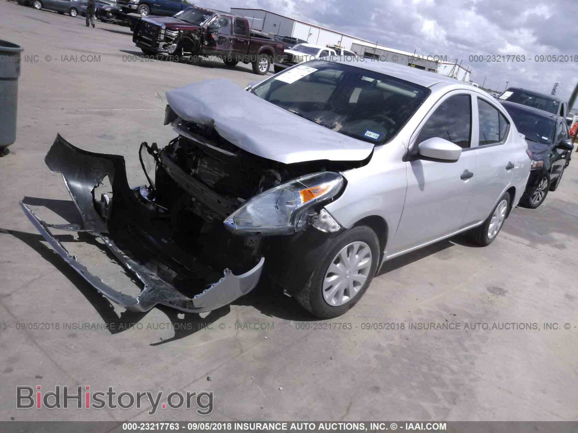 2017 Nissan Versa - VIN: 3N1CN7AP2HL812047 - Photo 2