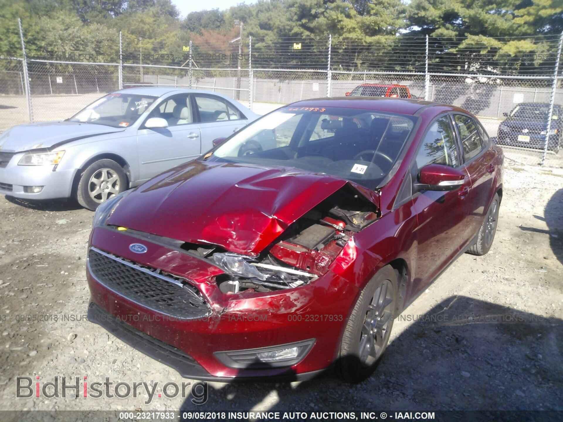 2016 Ford Focus - VIN: 1FADP3F22GL205891 - Photo 2