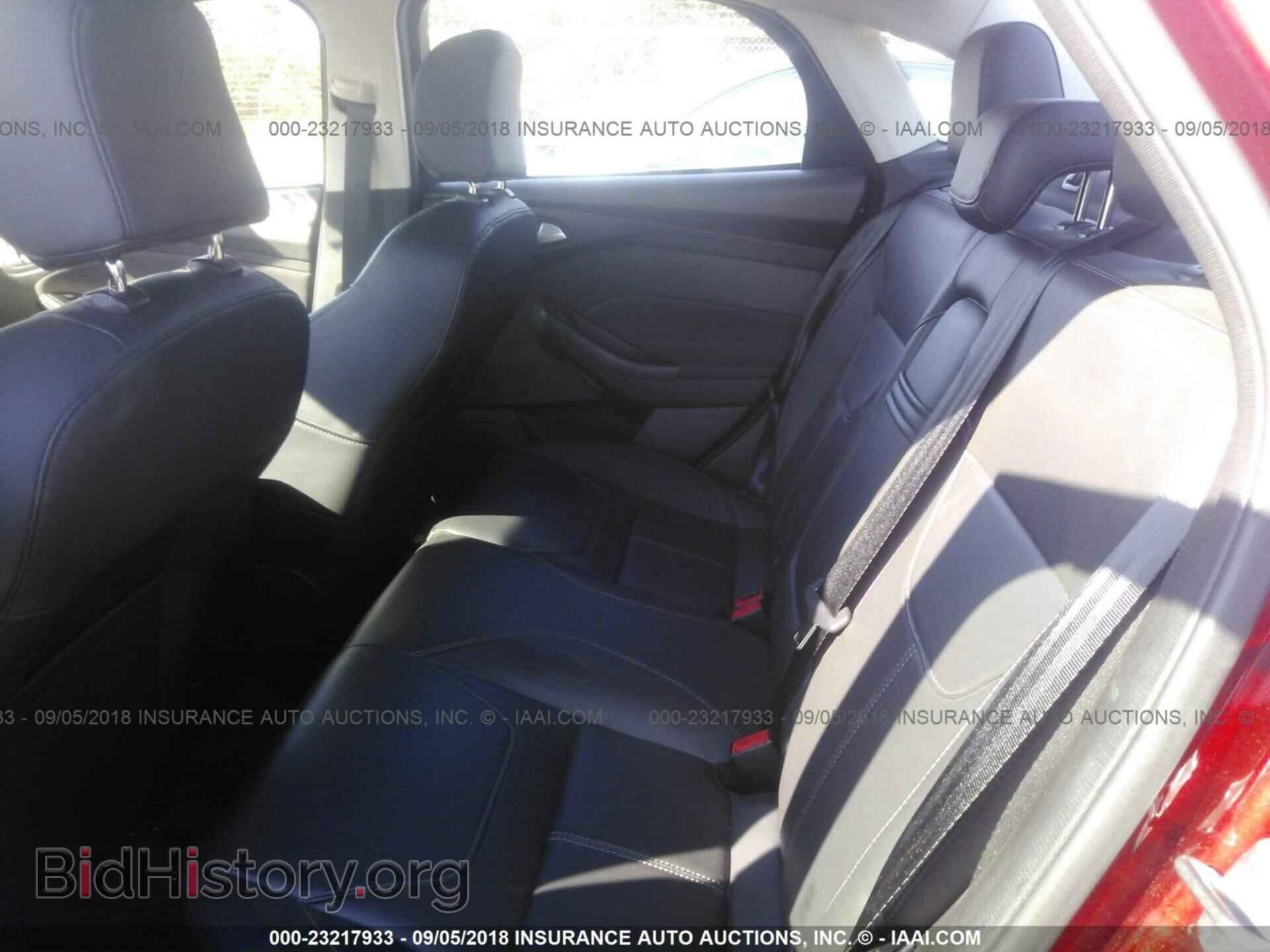 2016 Ford Focus - VIN: 1FADP3F22GL205891 - Photo 8