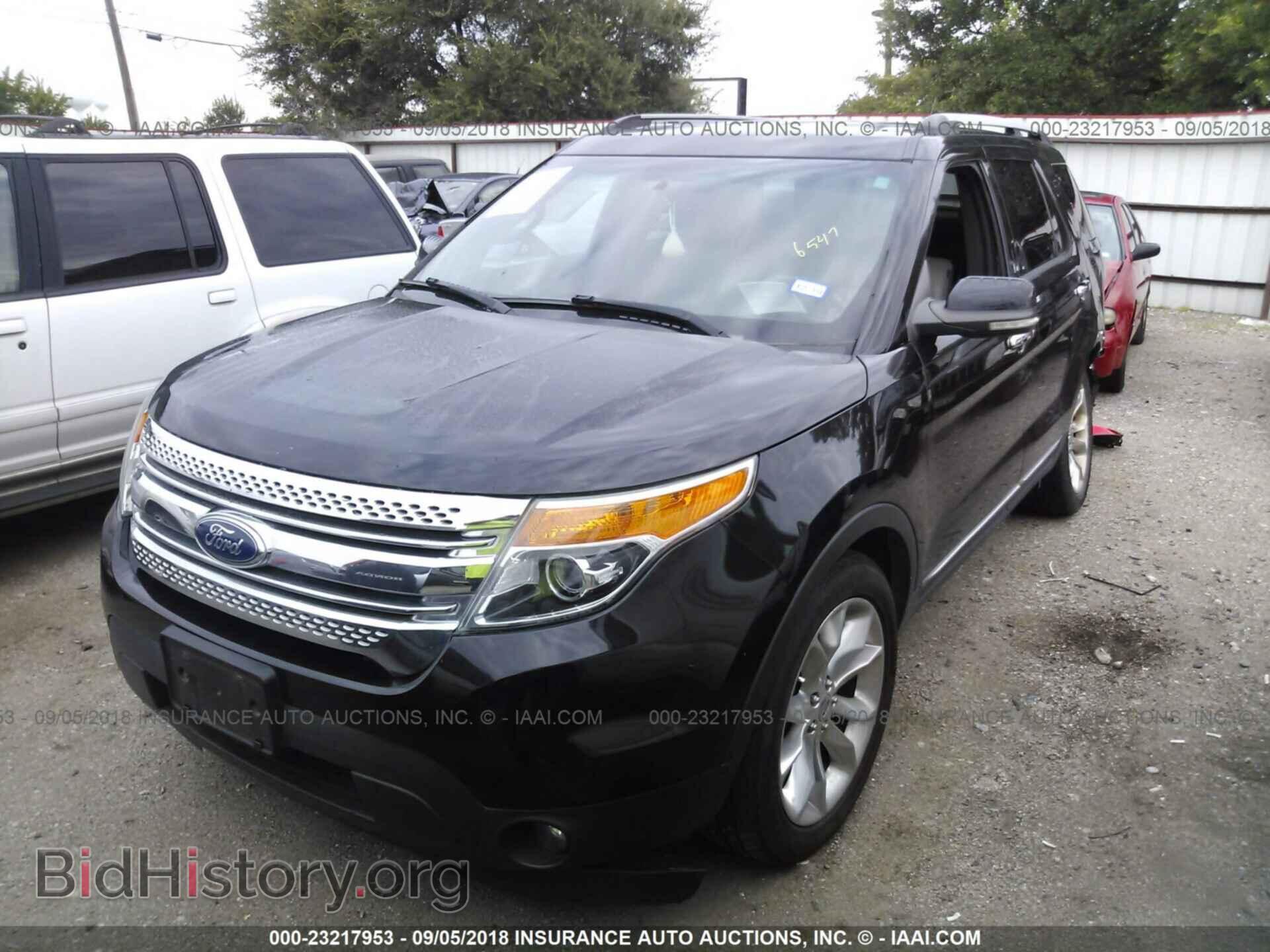2011 Ford Explorer - VIN: 1FMHK7D82BGA21539 - Photo 2