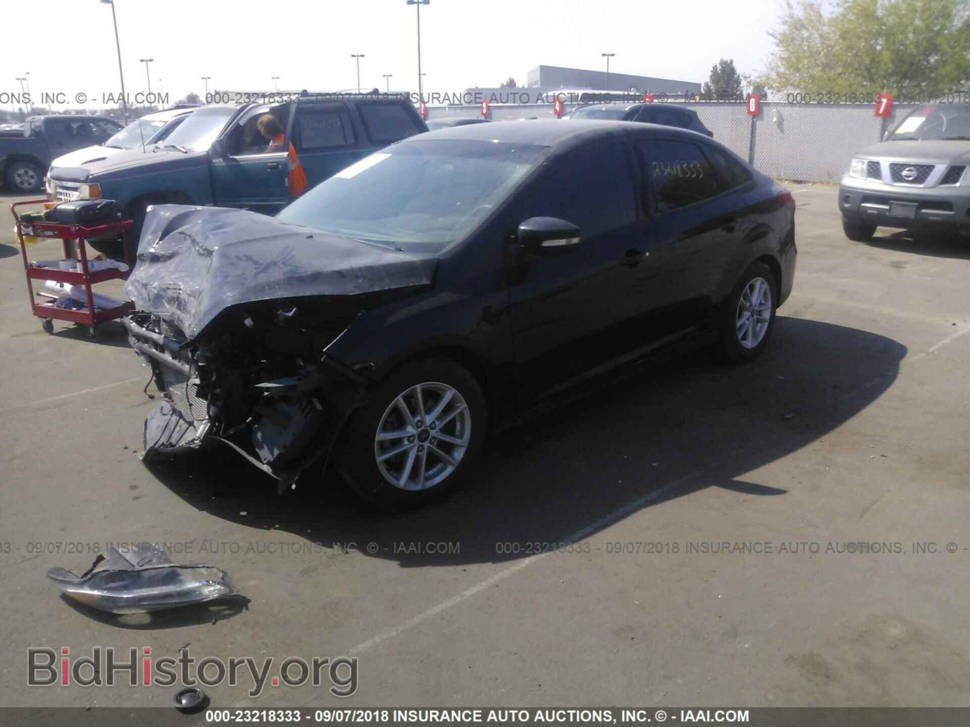 2016 Ford Focus - VIN: 1FADP3F28GL246042 - Photo 2