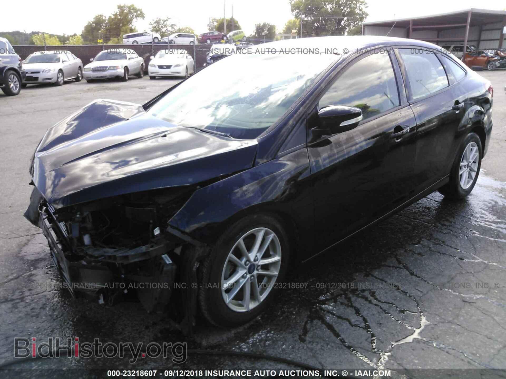 2016 Ford Focus - VIN: 1FADP3F21GL202884 - Photo 2
