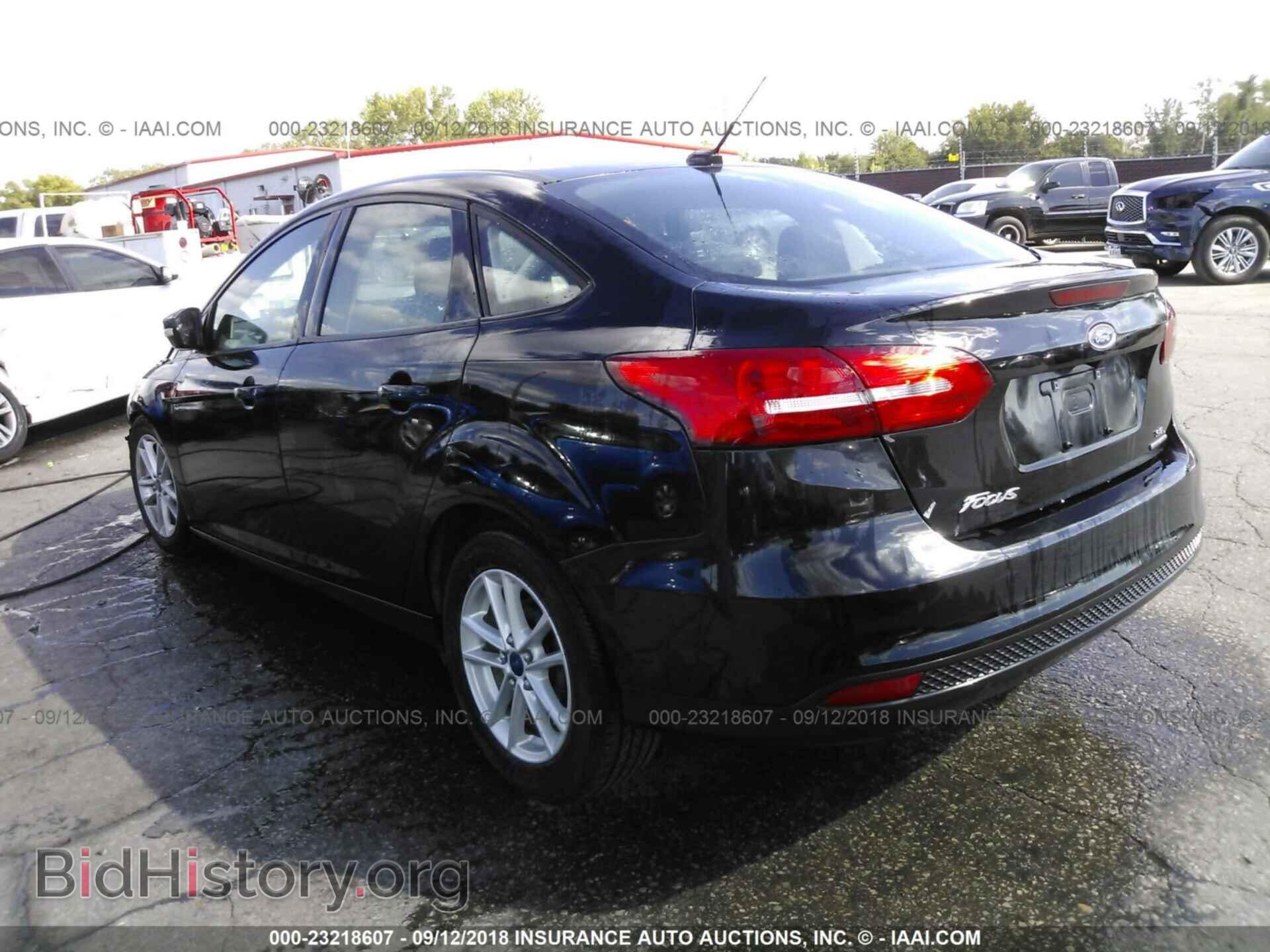 2016 Ford Focus - VIN: 1FADP3F21GL202884 - Photo 3