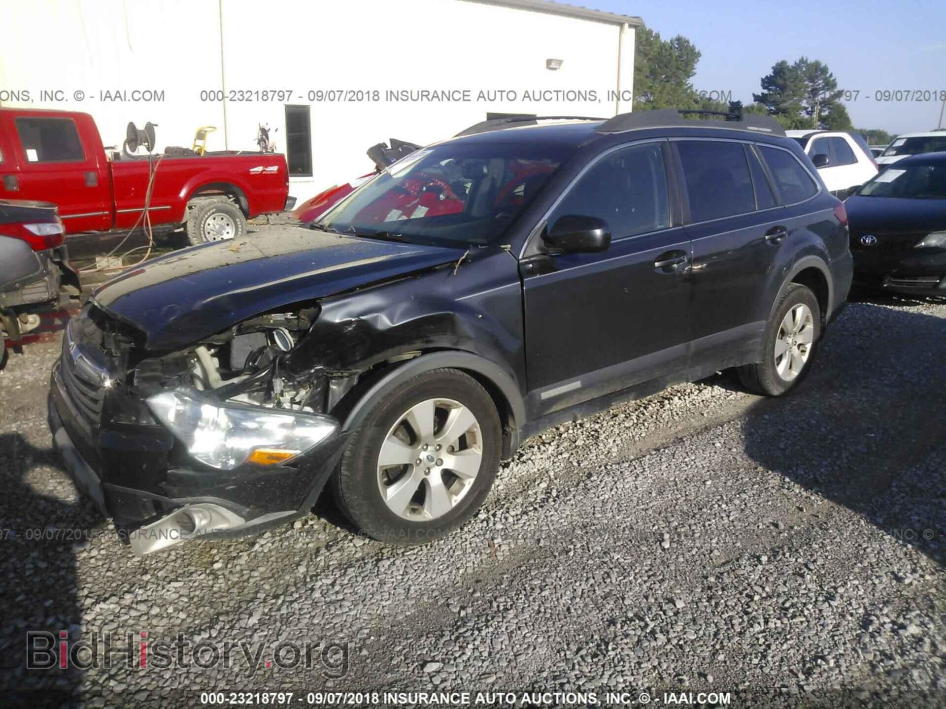 2011 Subaru Outback - VIN: 4S4BRBKC7B3447374 - Фото 2