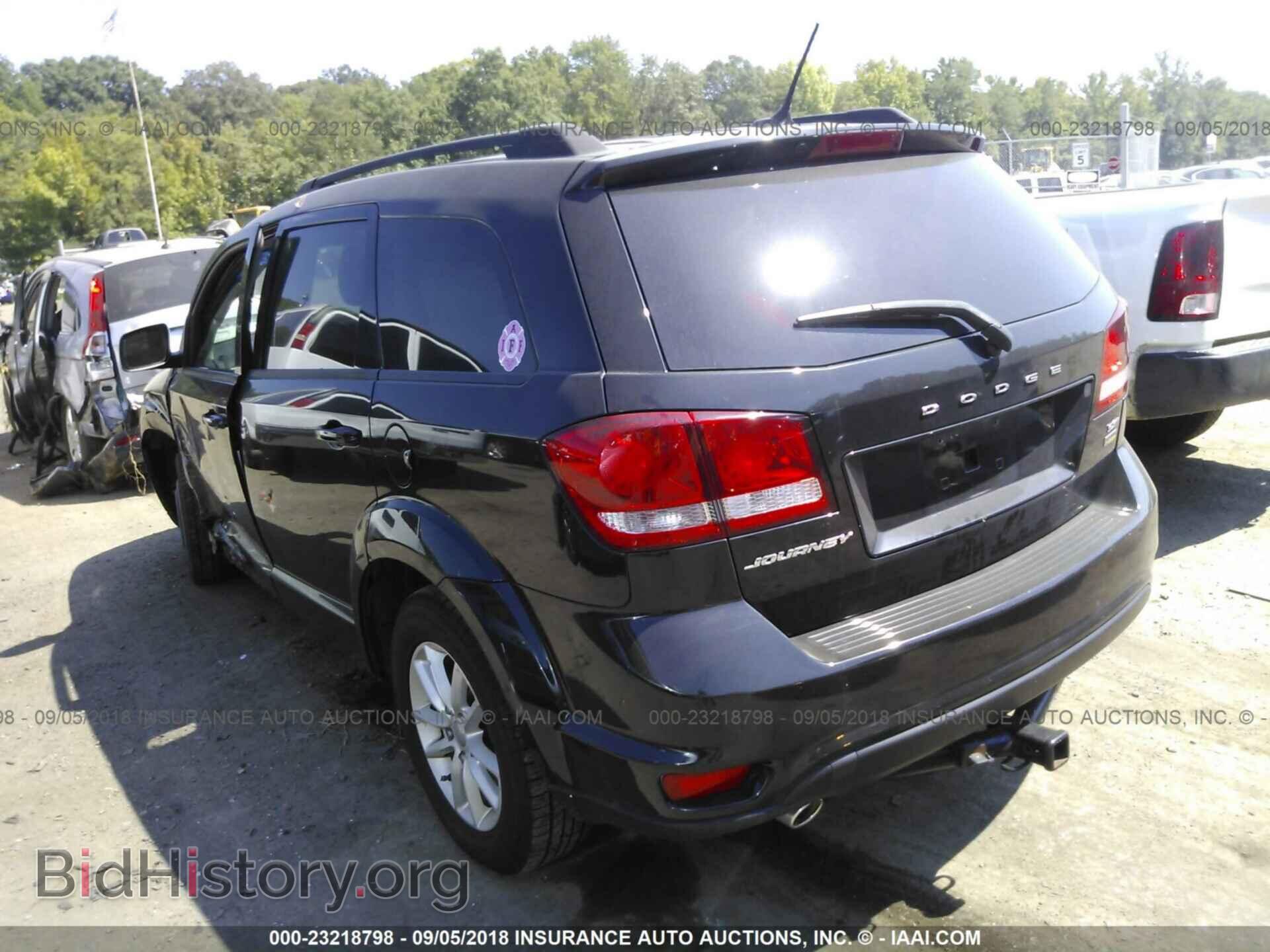 2014 Dodge Journey - VIN: 3C4PDCBG9ET126611 - Фото 3