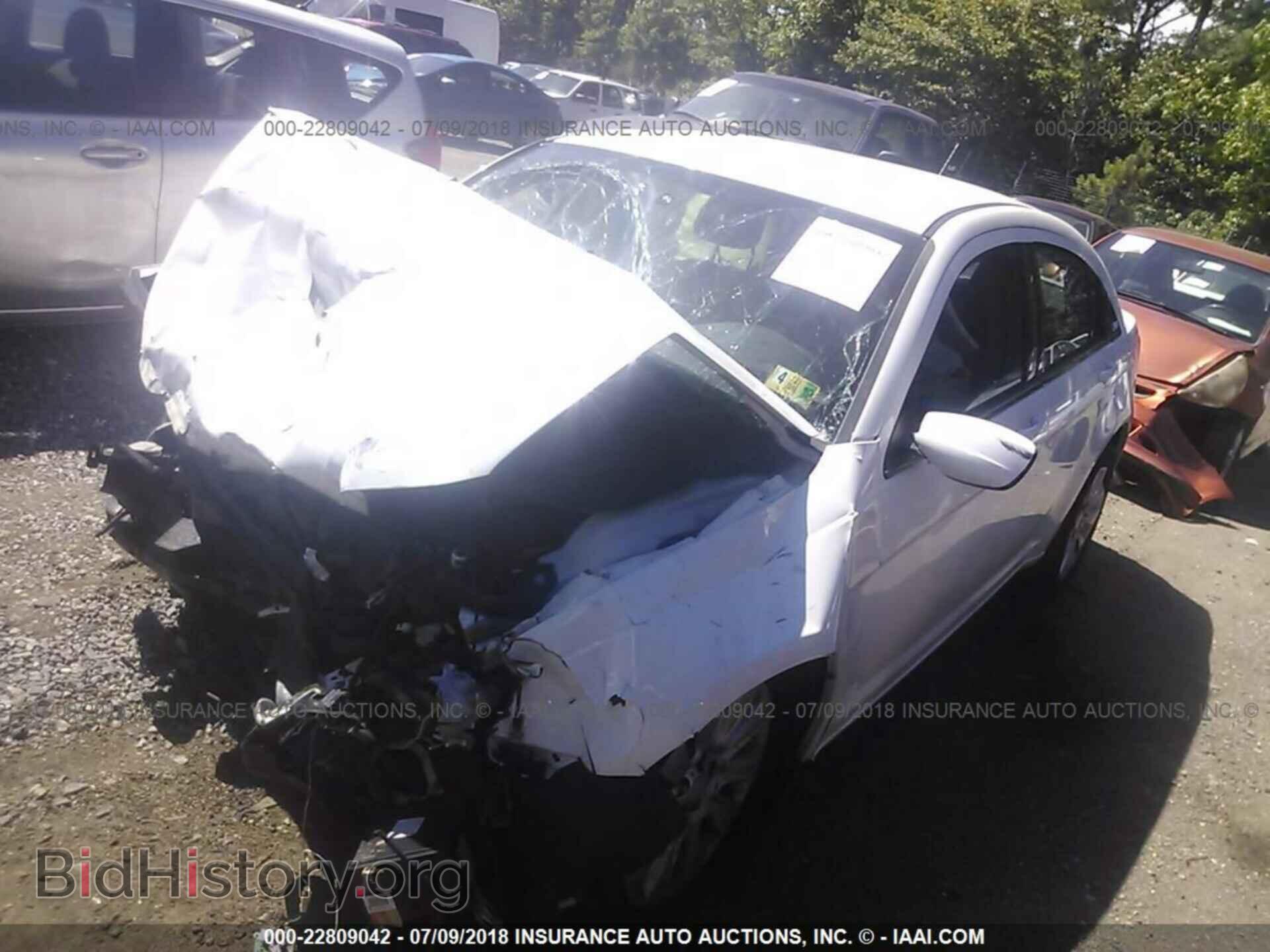 2013 CHRYSLER 200 - VIN: 1C3CCBAG8DN591350 - Фото 2