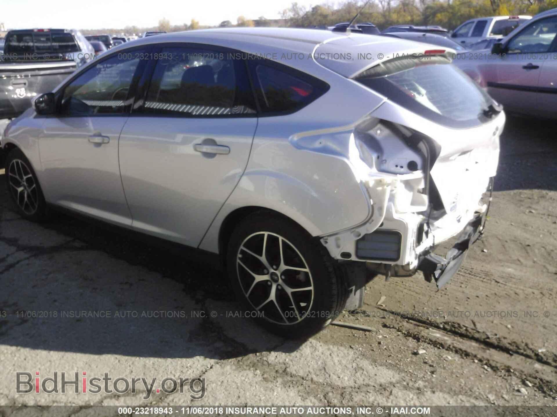 2017 Ford Focus - VIN: 1FADP3M28HL229892 - Фото 3