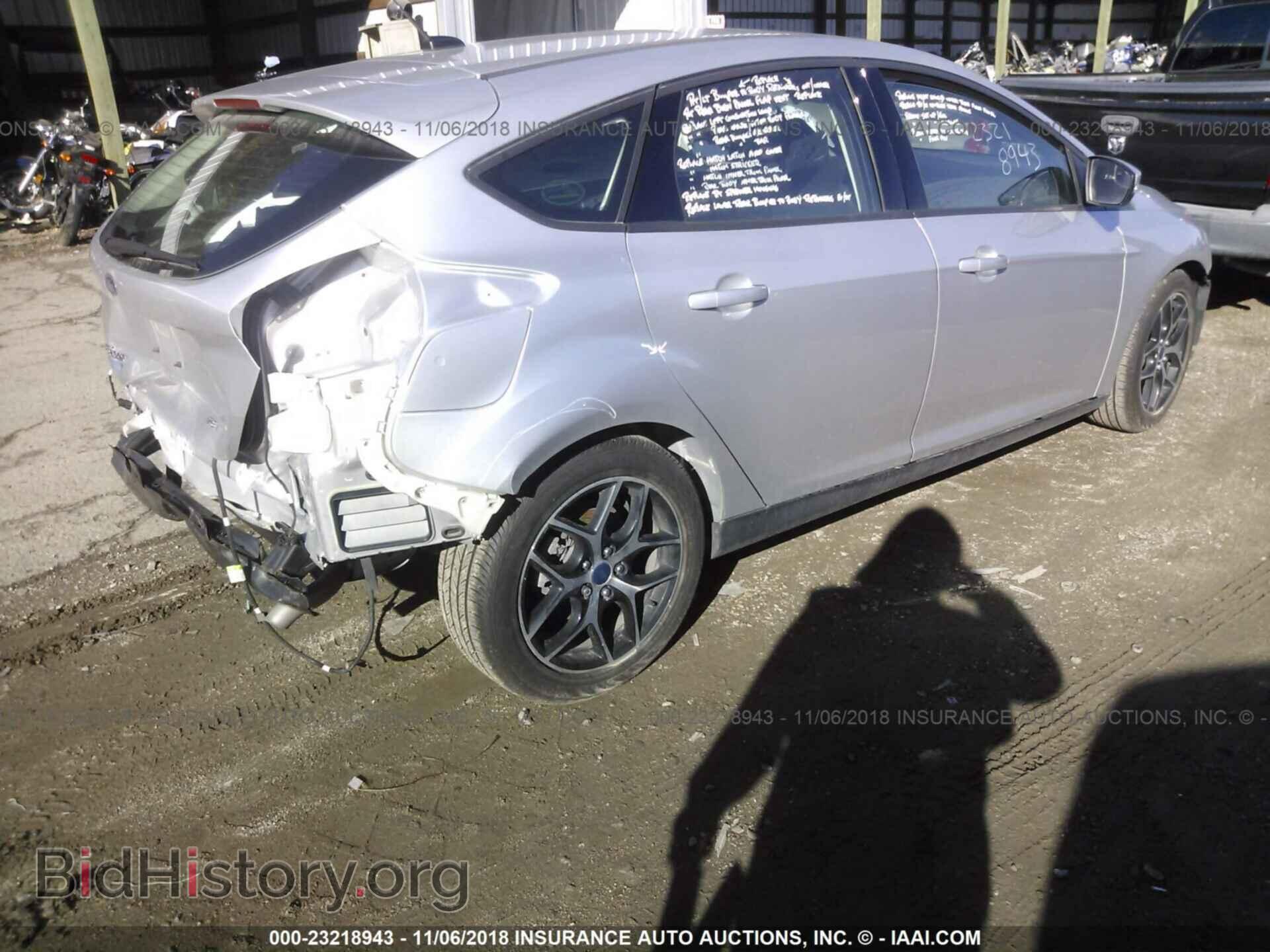 2017 Ford Focus - VIN: 1FADP3M28HL229892 - Фото 4