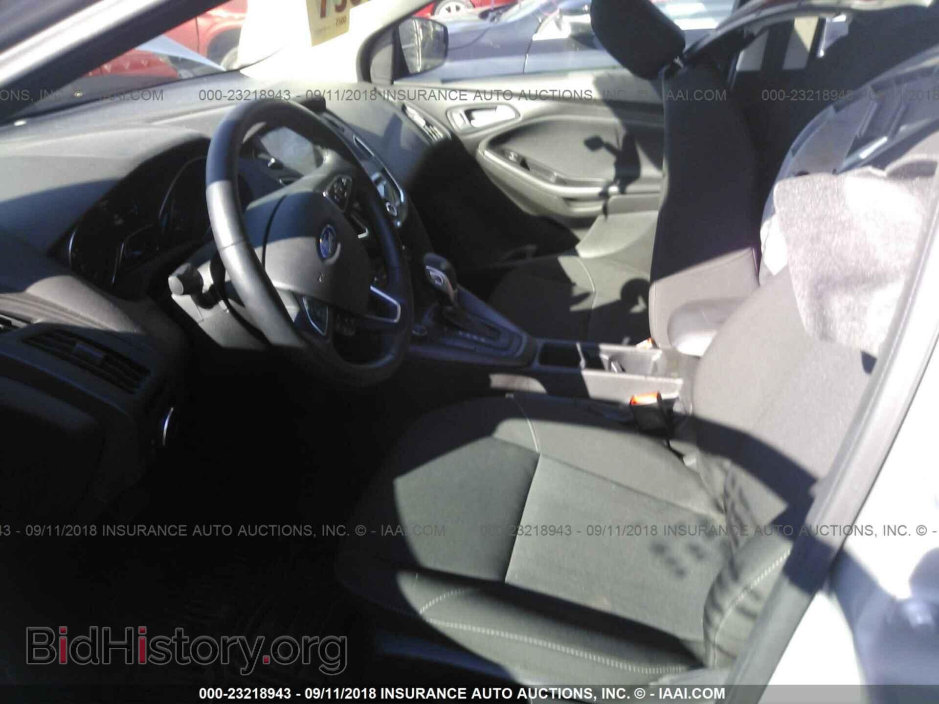 2017 Ford Focus - VIN: 1FADP3M28HL229892 - Фото 5