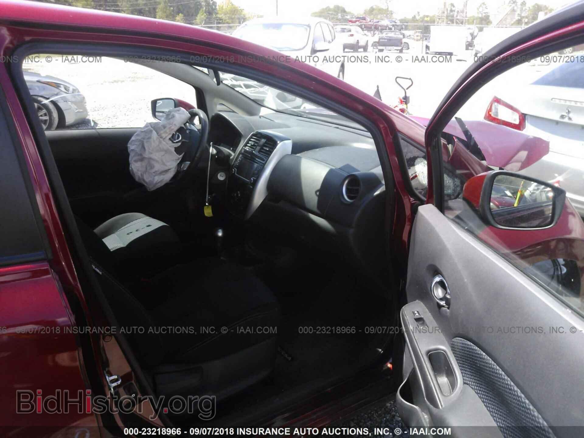 2016 Nissan Versa note - VIN: 3N1CE2CP3GL370572 - Photo 5