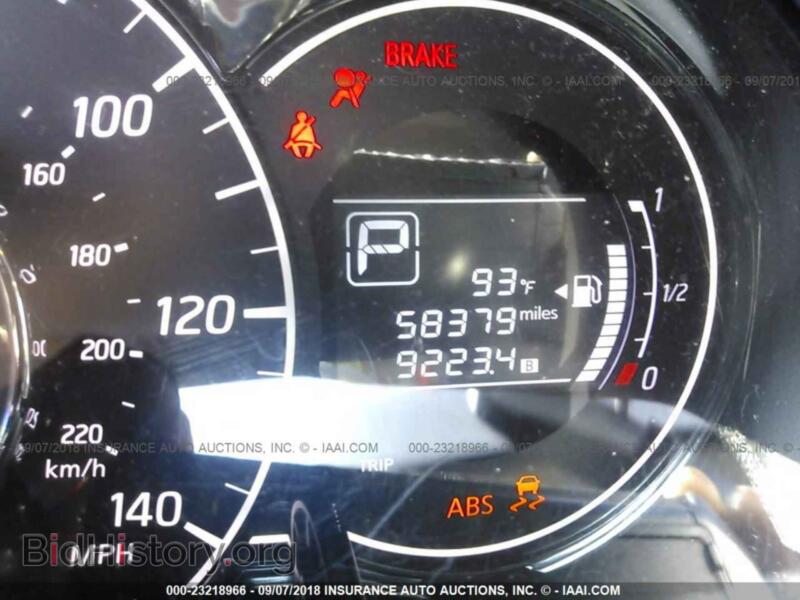 2016 Nissan VERSA NOTE (VIN 3N1CE2CP3GL370572) — фото 7 из 10