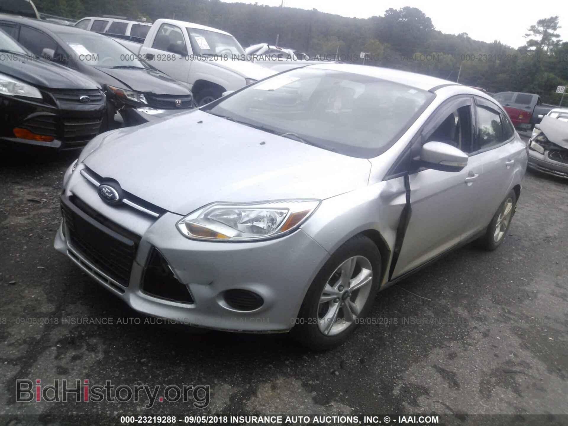 2013 Ford Focus - VIN: 1FADP3F24DL260189 - Фото 2