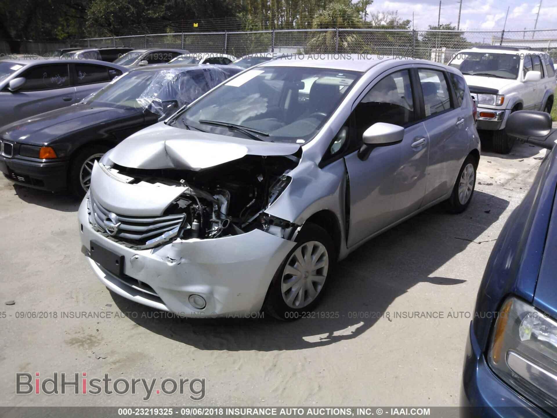 2016 Nissan Versa note - VIN: 3N1CE2CP9GL366767 - Фото 2