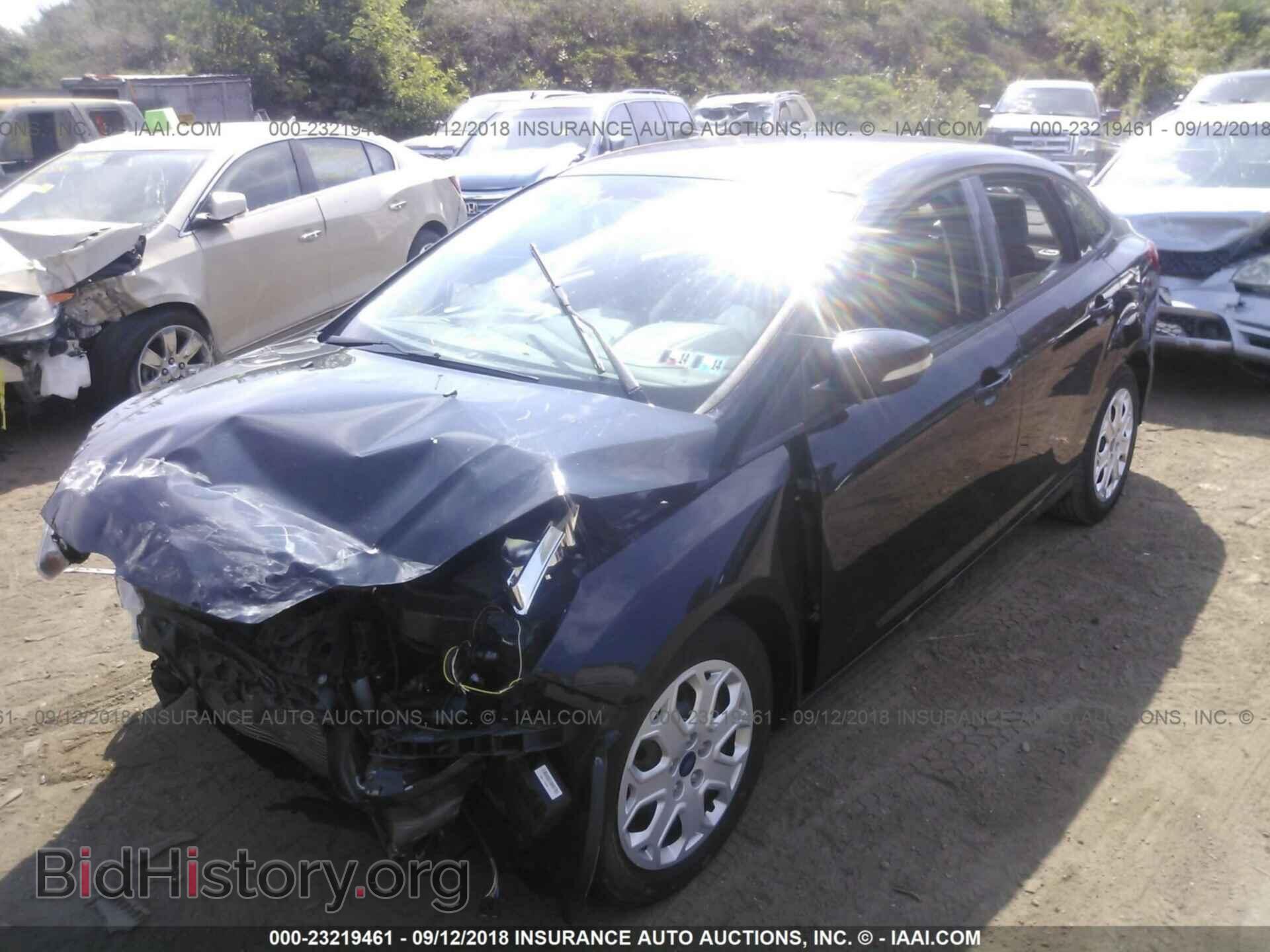 2012 Ford Focus - VIN: 1FAHP3F21CL292596 - Фото 2