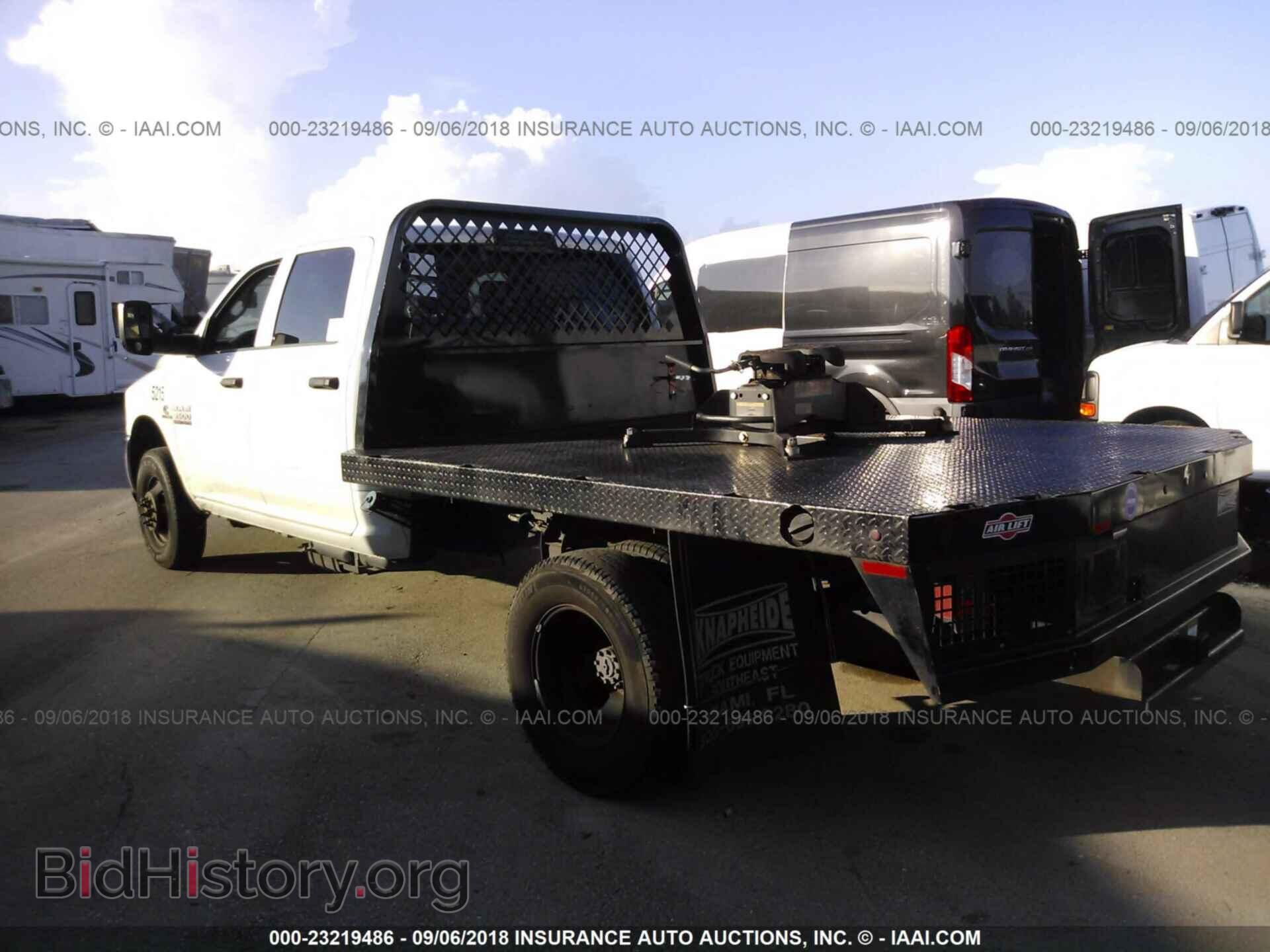 2015 Ram 3500 - VIN: 3C7WRSCLXFG645215 - Фото 3