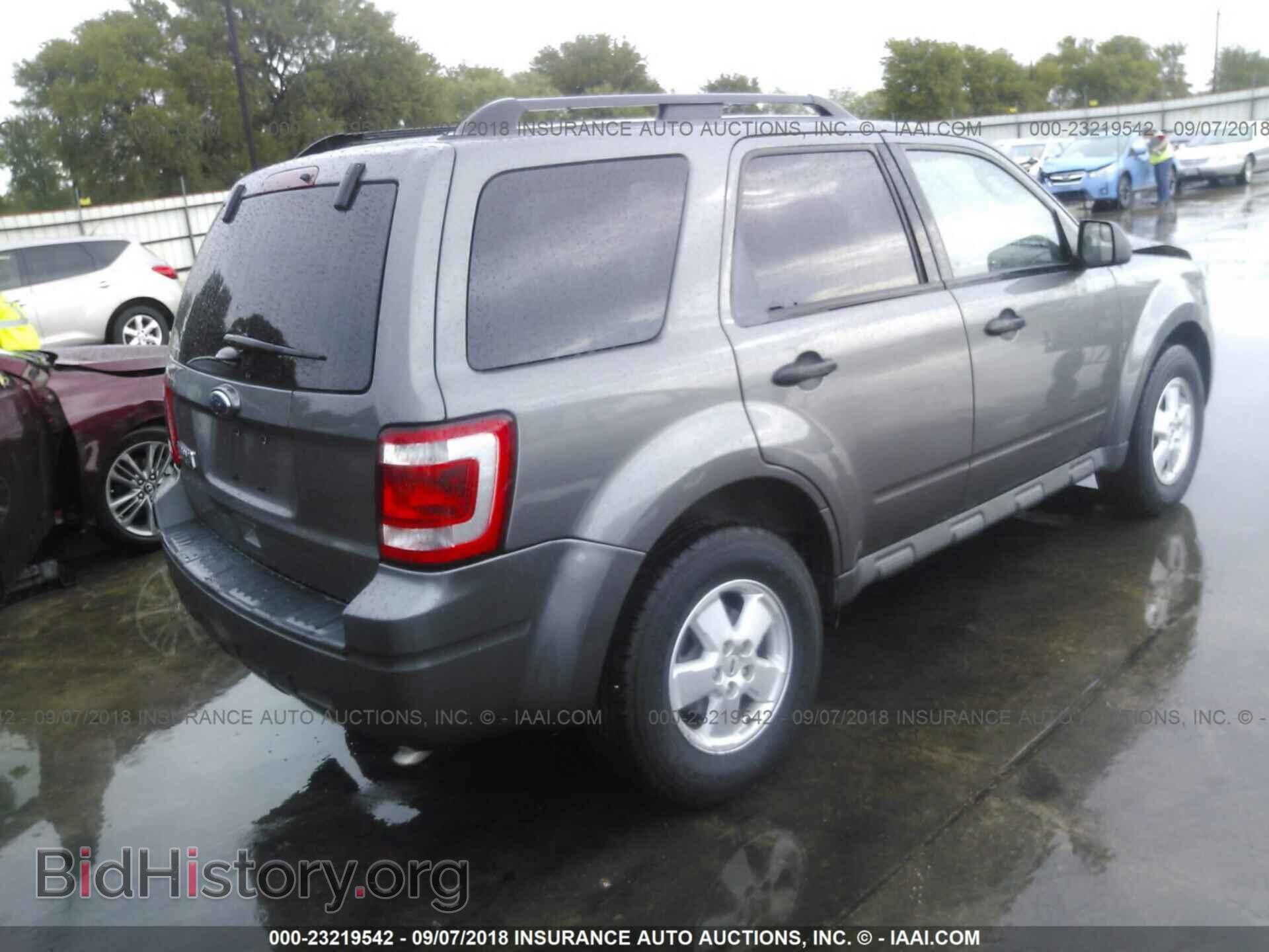 2012 Ford Escape - VIN: 1FMCU0D71CKC84932 - Photo 4