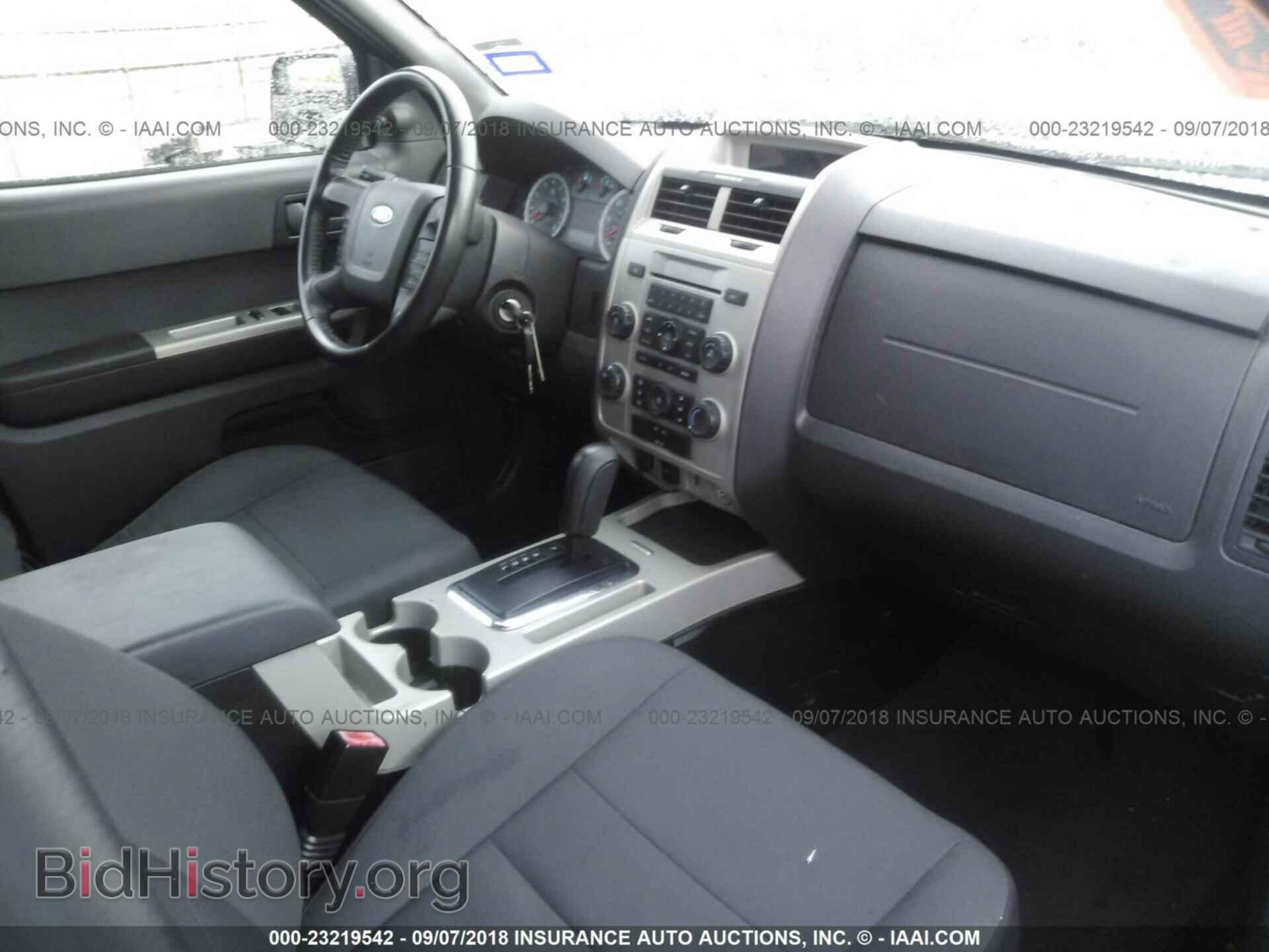 2012 Ford Escape - VIN: 1FMCU0D71CKC84932 - Photo 5