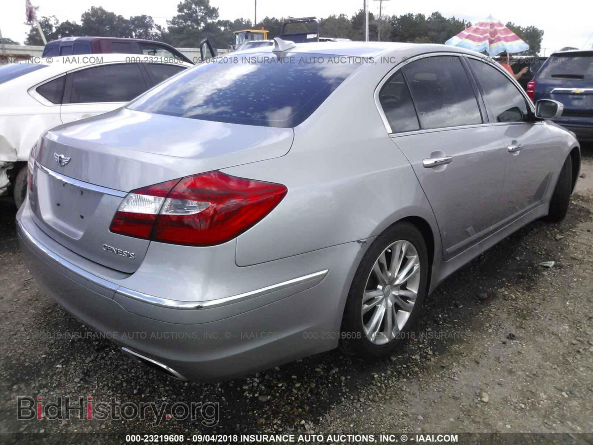 2012 Hyundai Genesis - VIN: KMHGC4DD2CU169357 - Фото 4