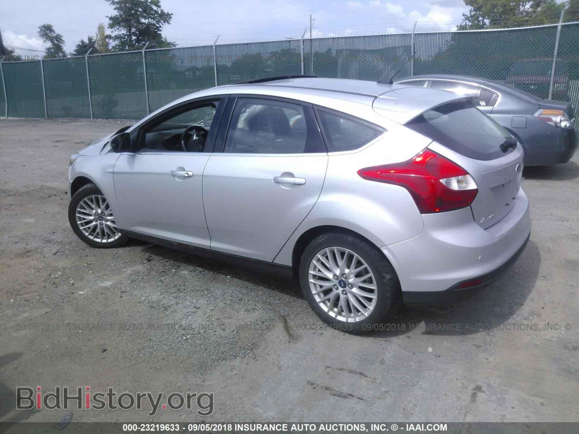 2012 Ford Focus - VIN: 1FAHP3M2XCL454082 - Фото 3