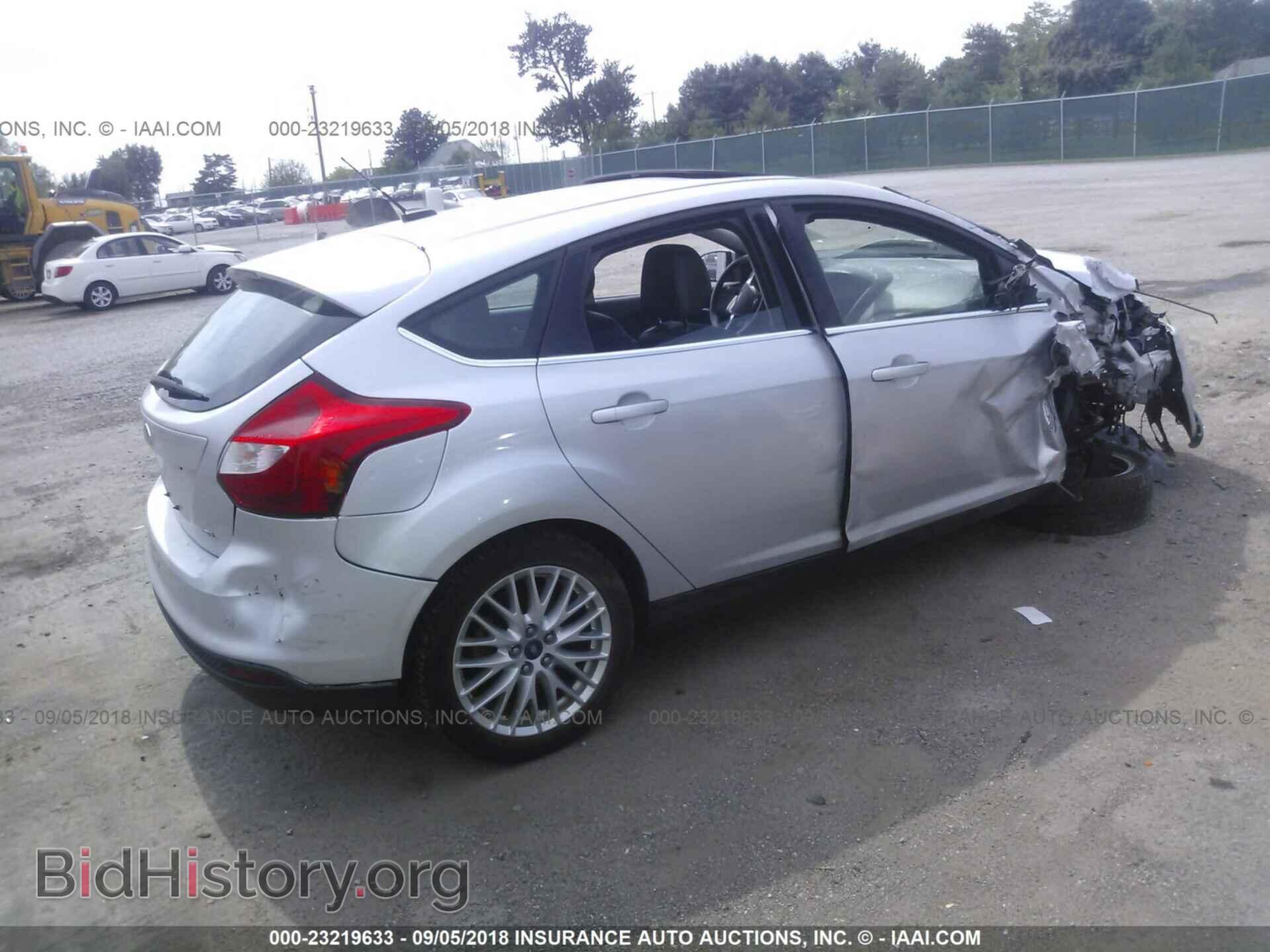 2012 Ford Focus - VIN: 1FAHP3M2XCL454082 - Фото 4