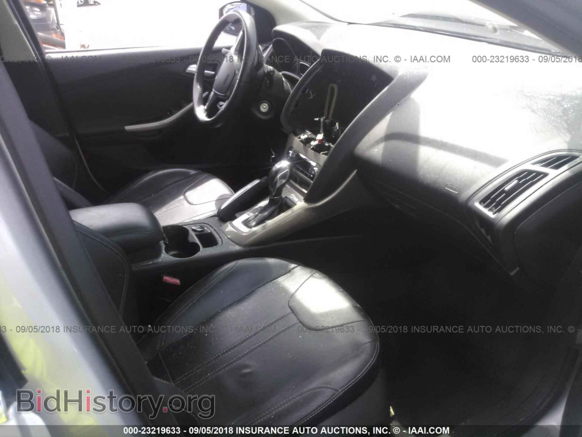2012 Ford Focus - VIN: 1FAHP3M2XCL454082 - Фото 5