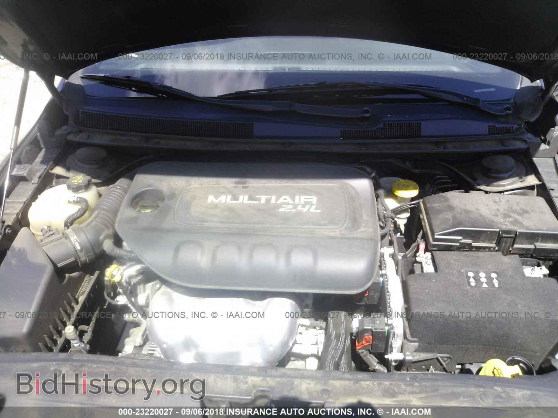 2015 Chrysler 200 - VIN: 1C3CCCBBXFN699755 - Фото 10
