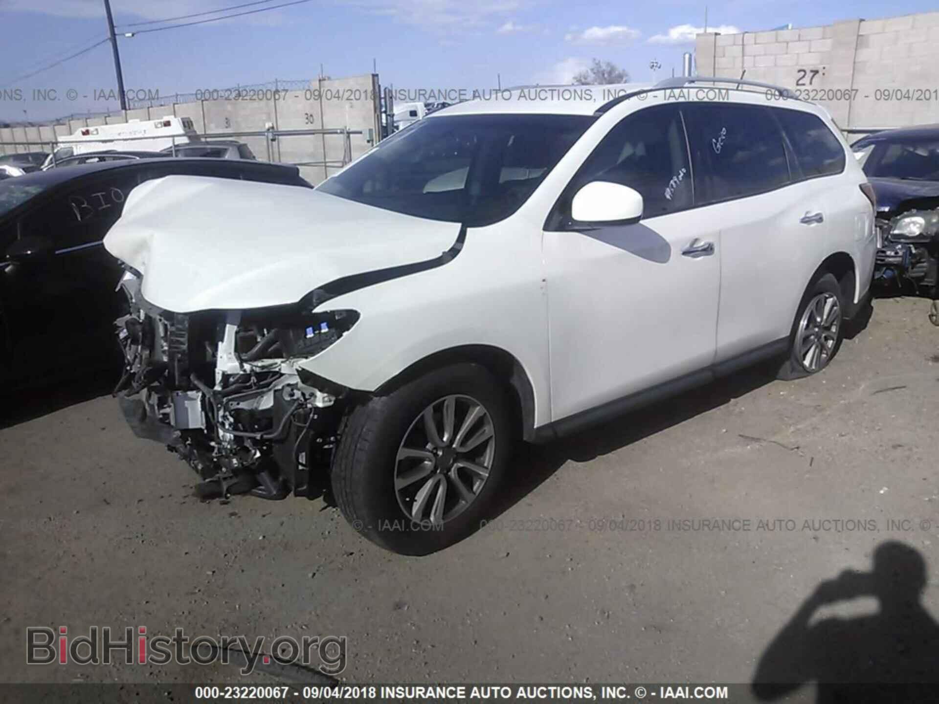 2015 Nissan Pathfinder - VIN: 5N1AR2MN2FC676139 - Фото 2