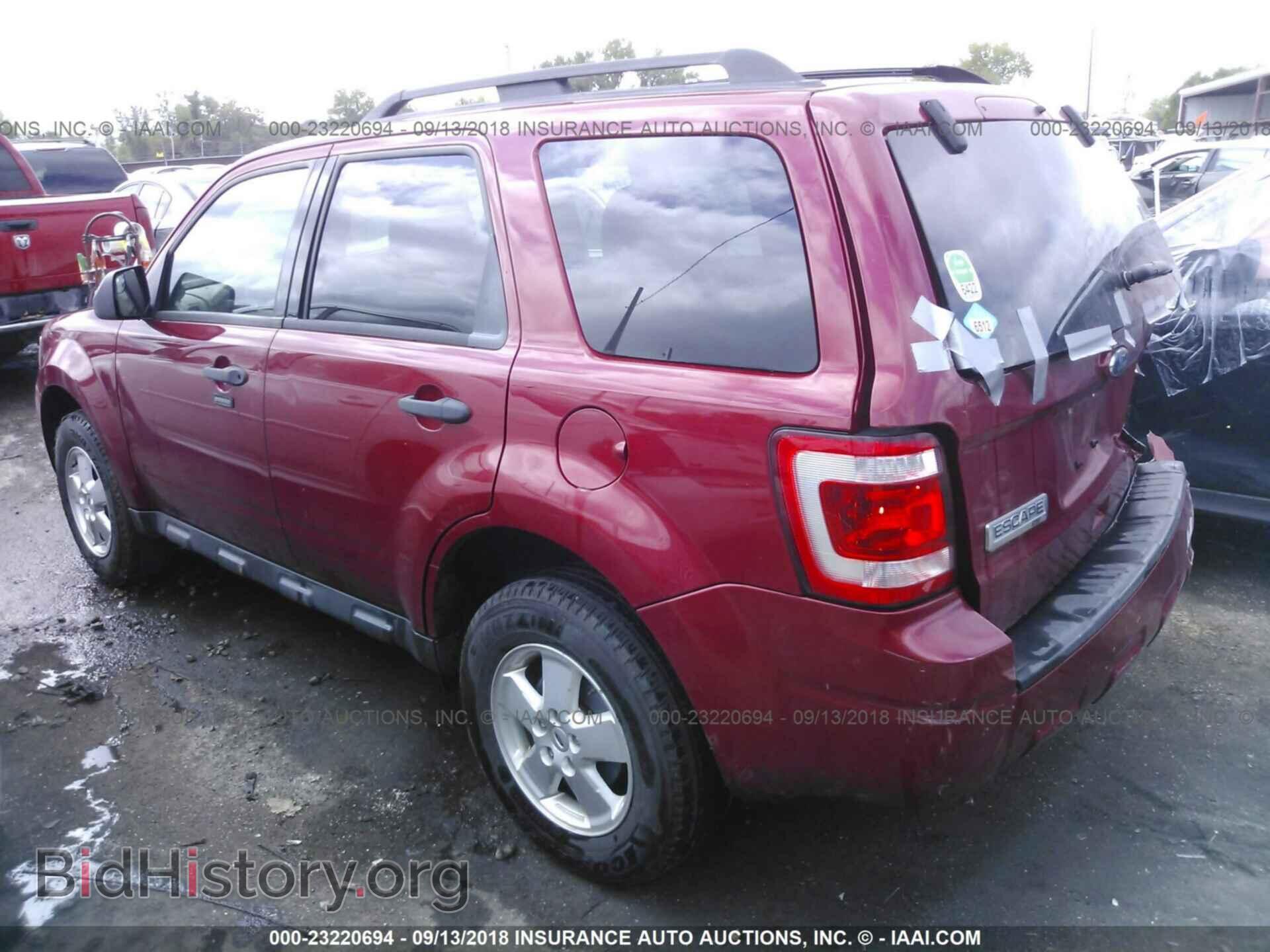 2011 Ford Escape - VIN: 1FMCU0D79BKC29711 - Фото 3