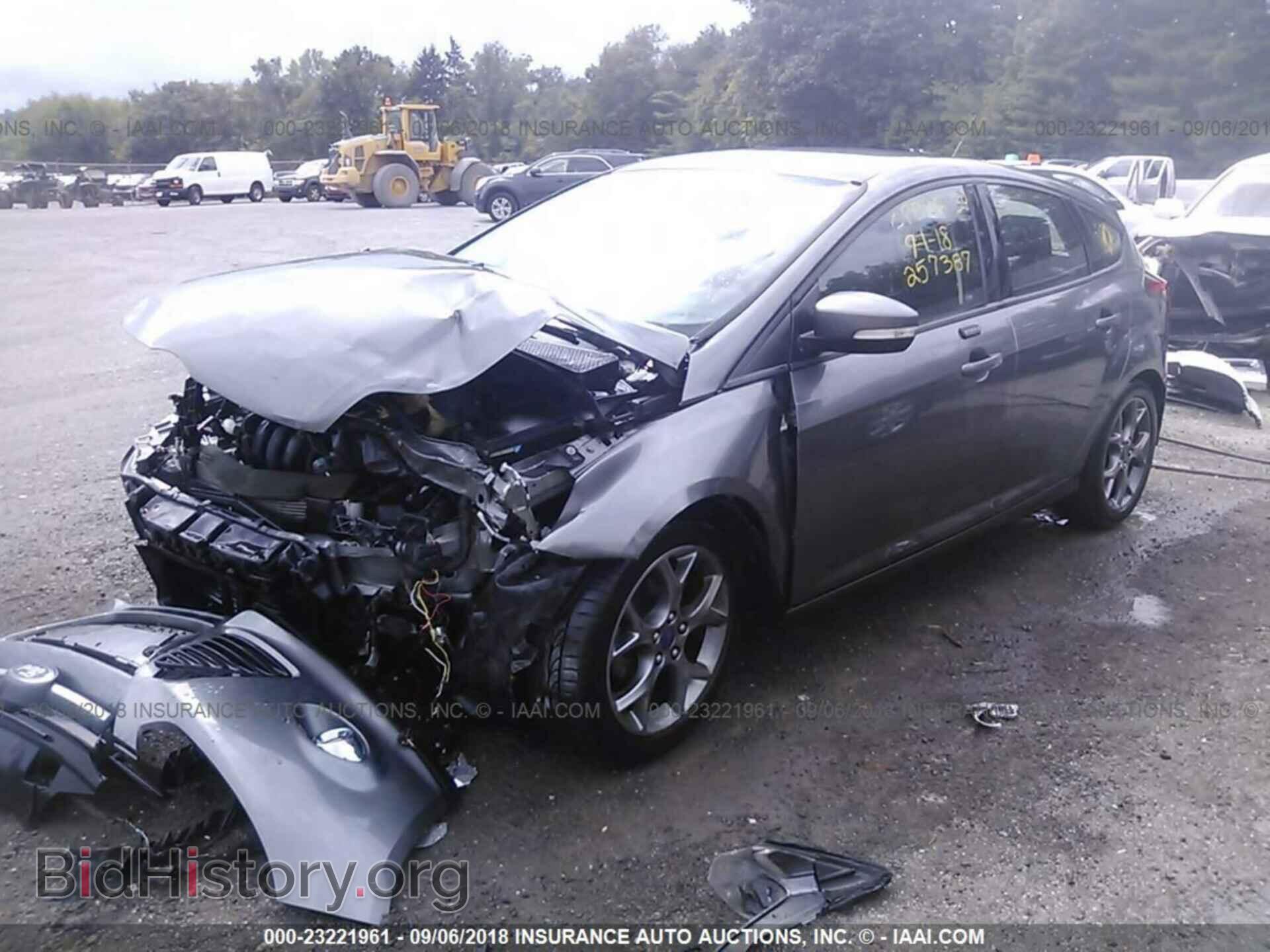 2013 Ford Focus - VIN: 1FADP3K21DL352754 - Photo 2