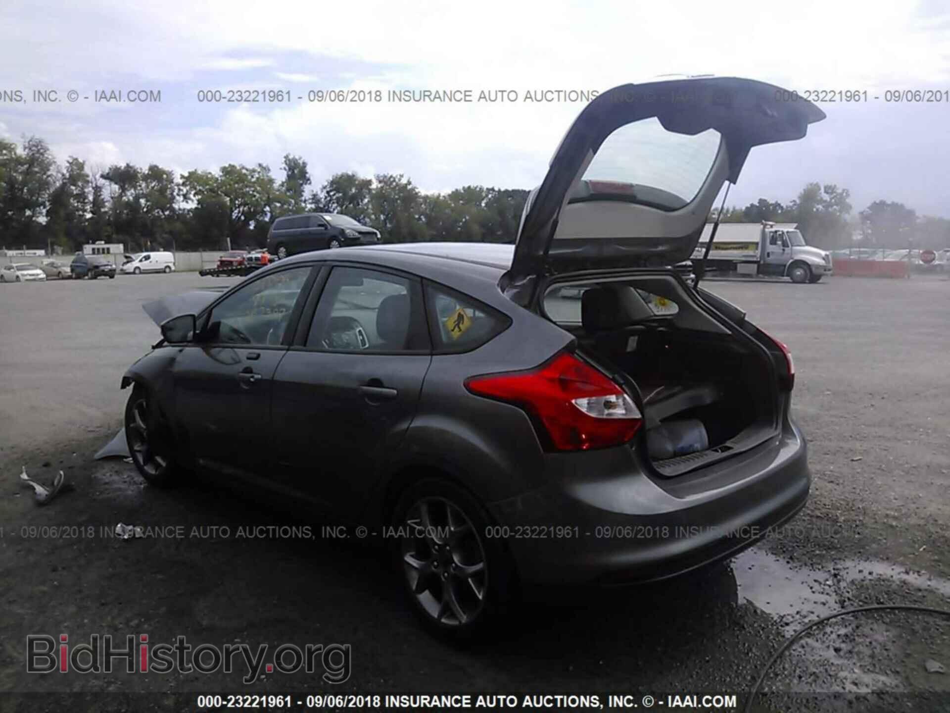 2013 Ford Focus - VIN: 1FADP3K21DL352754 - Photo 3