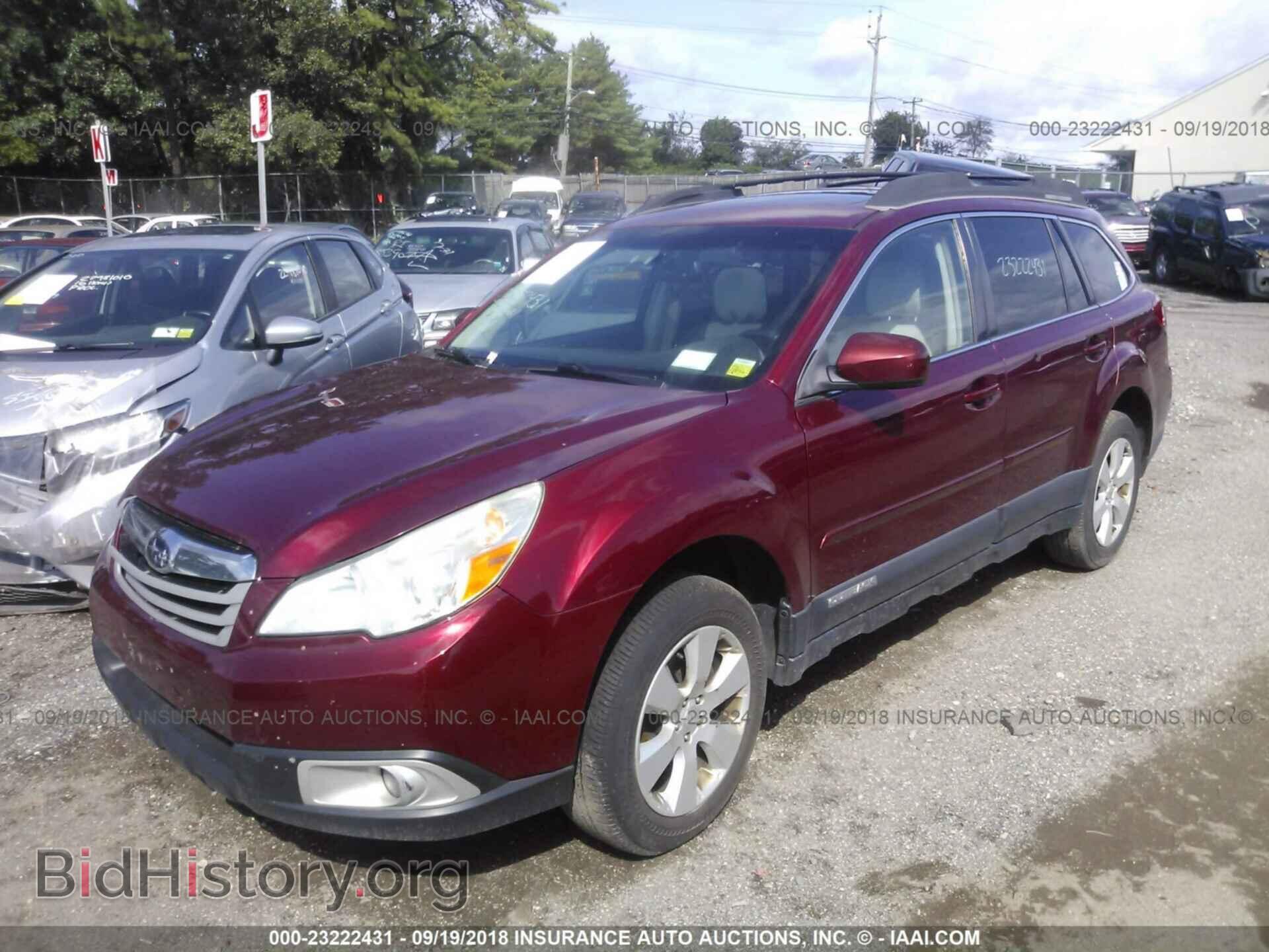 2011 Subaru Outback - VIN: 4S4BRBGC3B3403574 - Фото 2