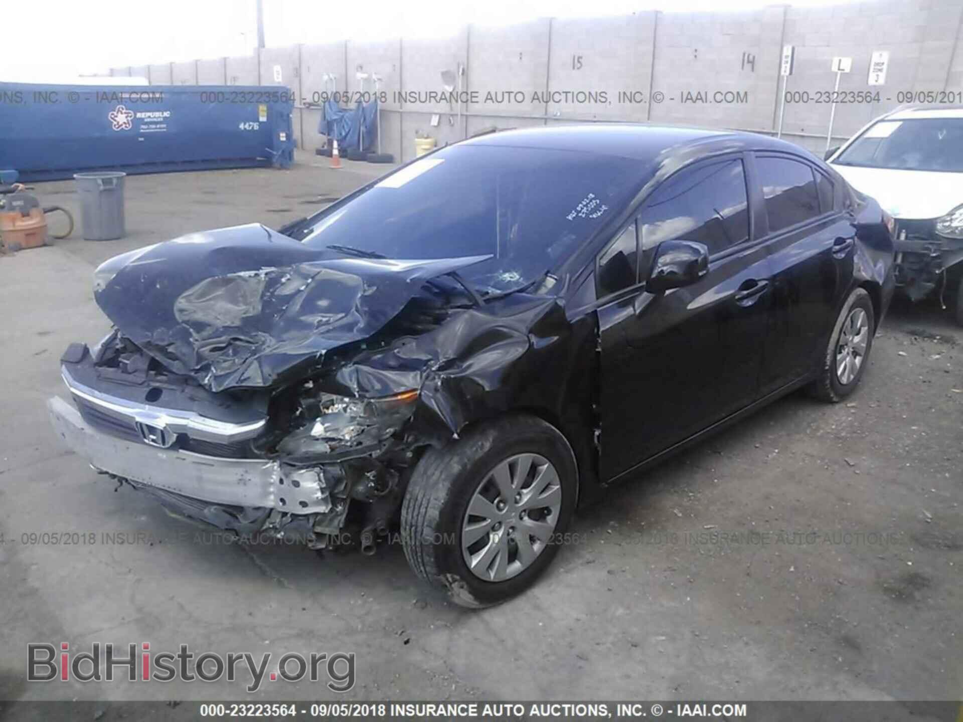 2012 Honda Civic - VIN: 2HGFB2F51CH584753 - Фото 2