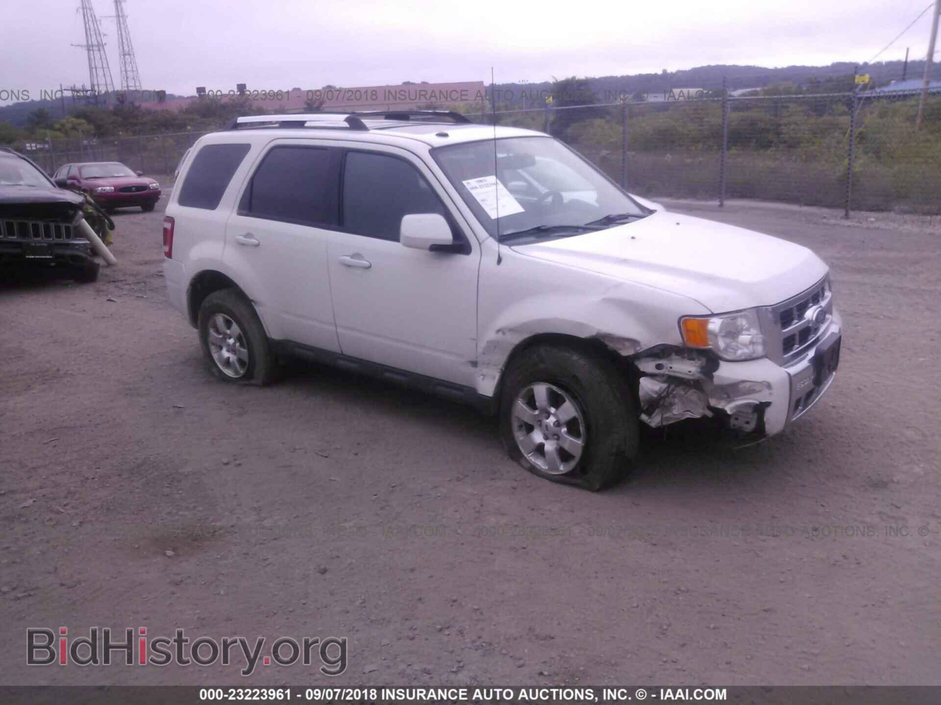 Photo 1FMCU9EG9BKC03242 - Ford Escape 2011