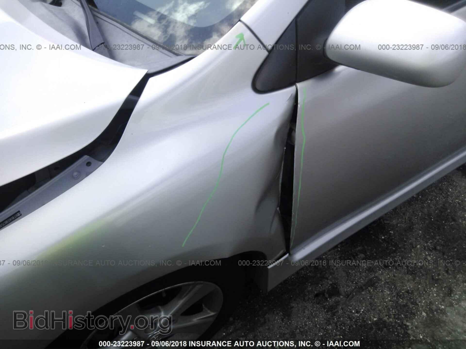 2011 Toyota Corolla - VIN: 2T1BU4EE8BC752000 - Photo 6