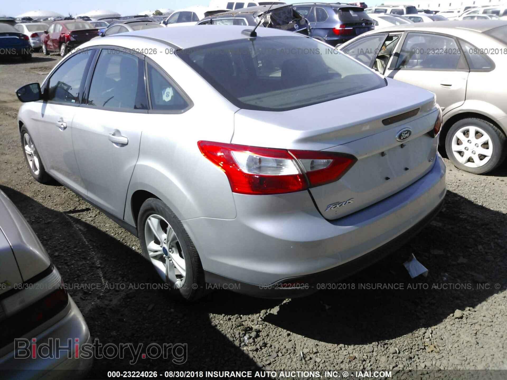 2014 Ford Focus - VIN: 1FADP3F23EL402128 - Фото 3