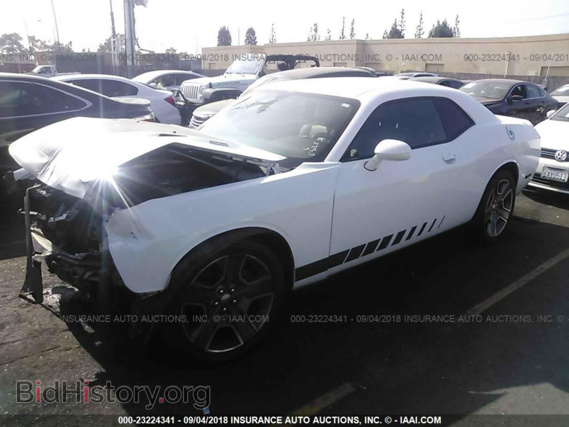 2012 Dodge Challenger - VIN: 2C3CDYBT1CH133555 - Photo 2