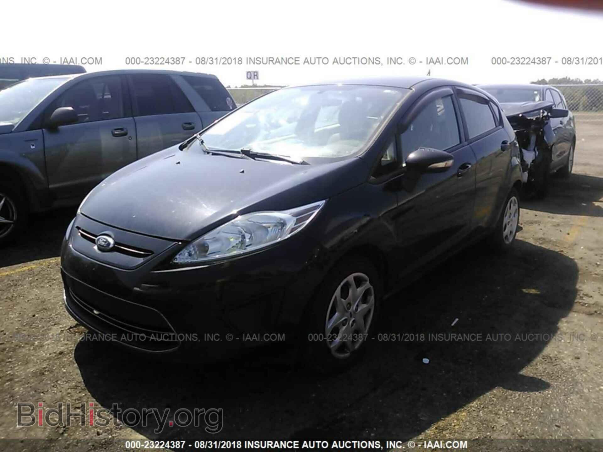 2013 Ford Fiesta - VIN: 3FADP4EJ0DM162242 - Фото 2